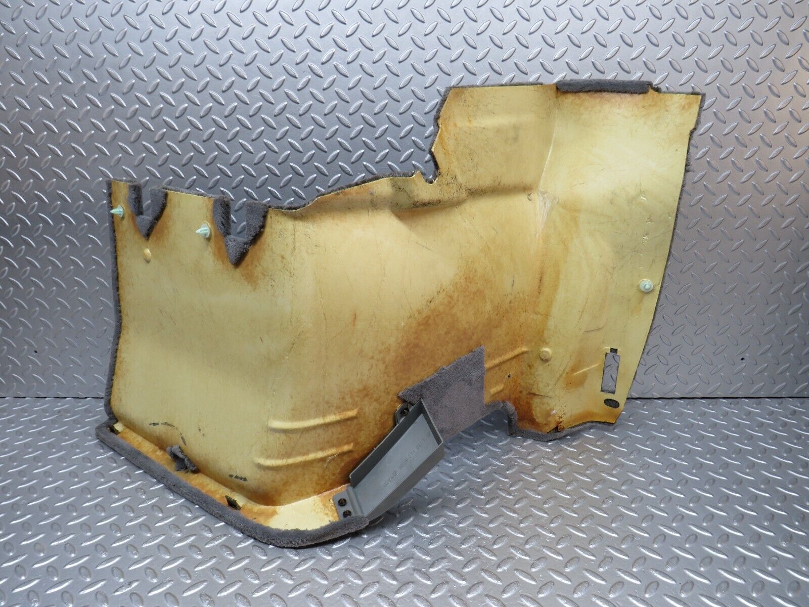 39523 Mercedes-Benz R129 320SL Coupe Rear Left Carpet Wall Grey 1296920100