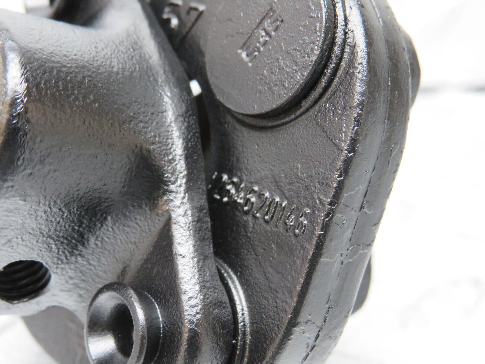 38065 Mercedes-Benz A124 320E Cabriolet Steering Column Lower Shaft 1264620146