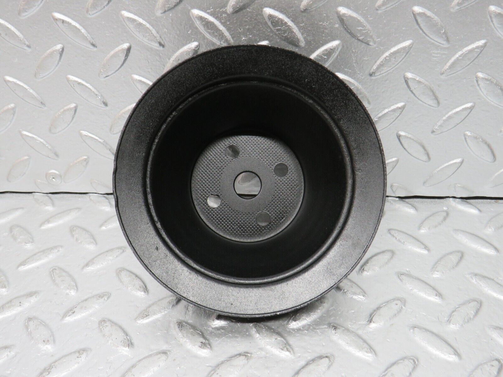 31124 Mercedes-Benz W123 200D Water Pump Pulley