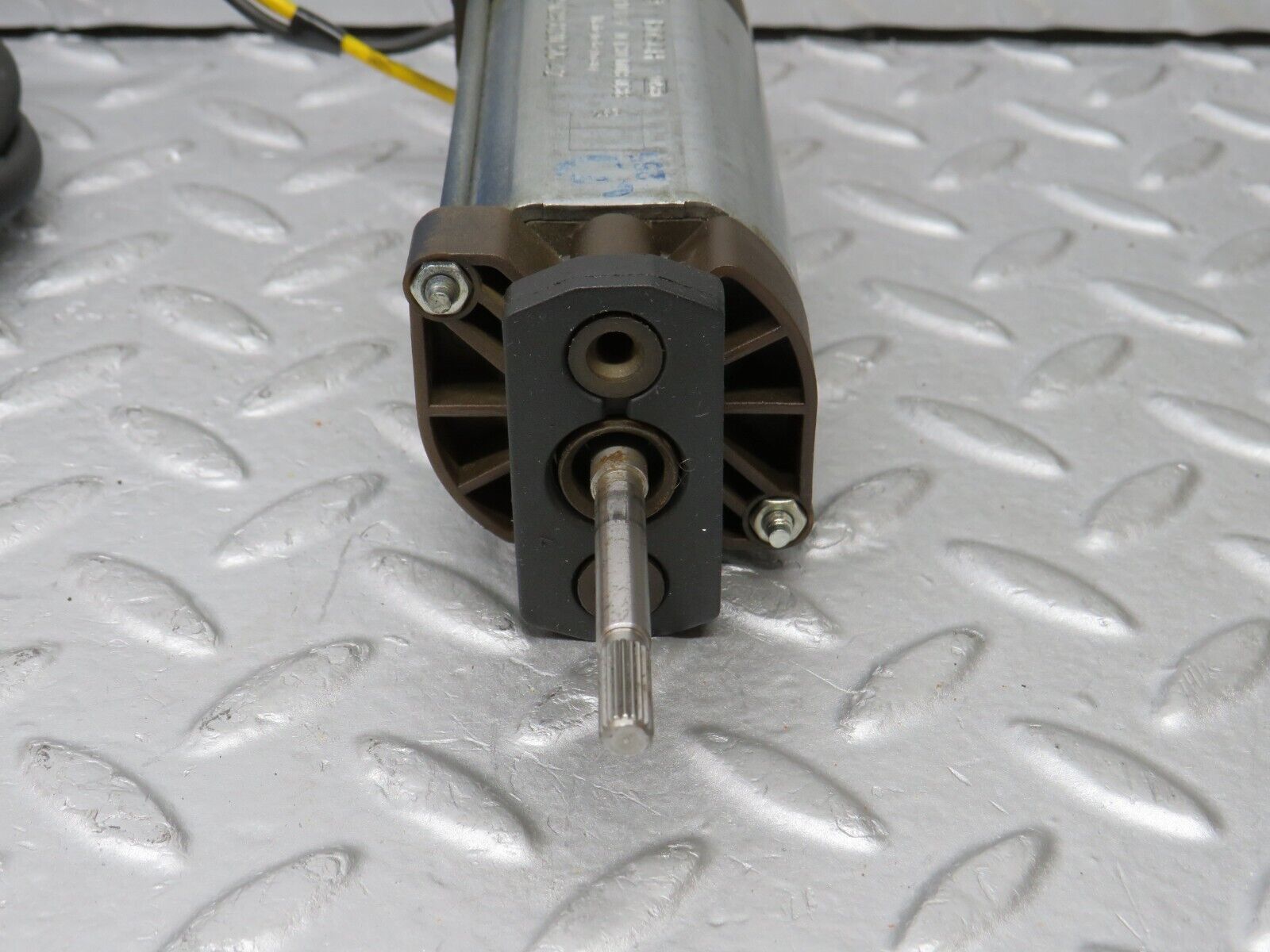 36822 Mercedes-Benz R129 300SL-24 Front Right Seat Adjustment Motor Bosch 1298205642 0130008038