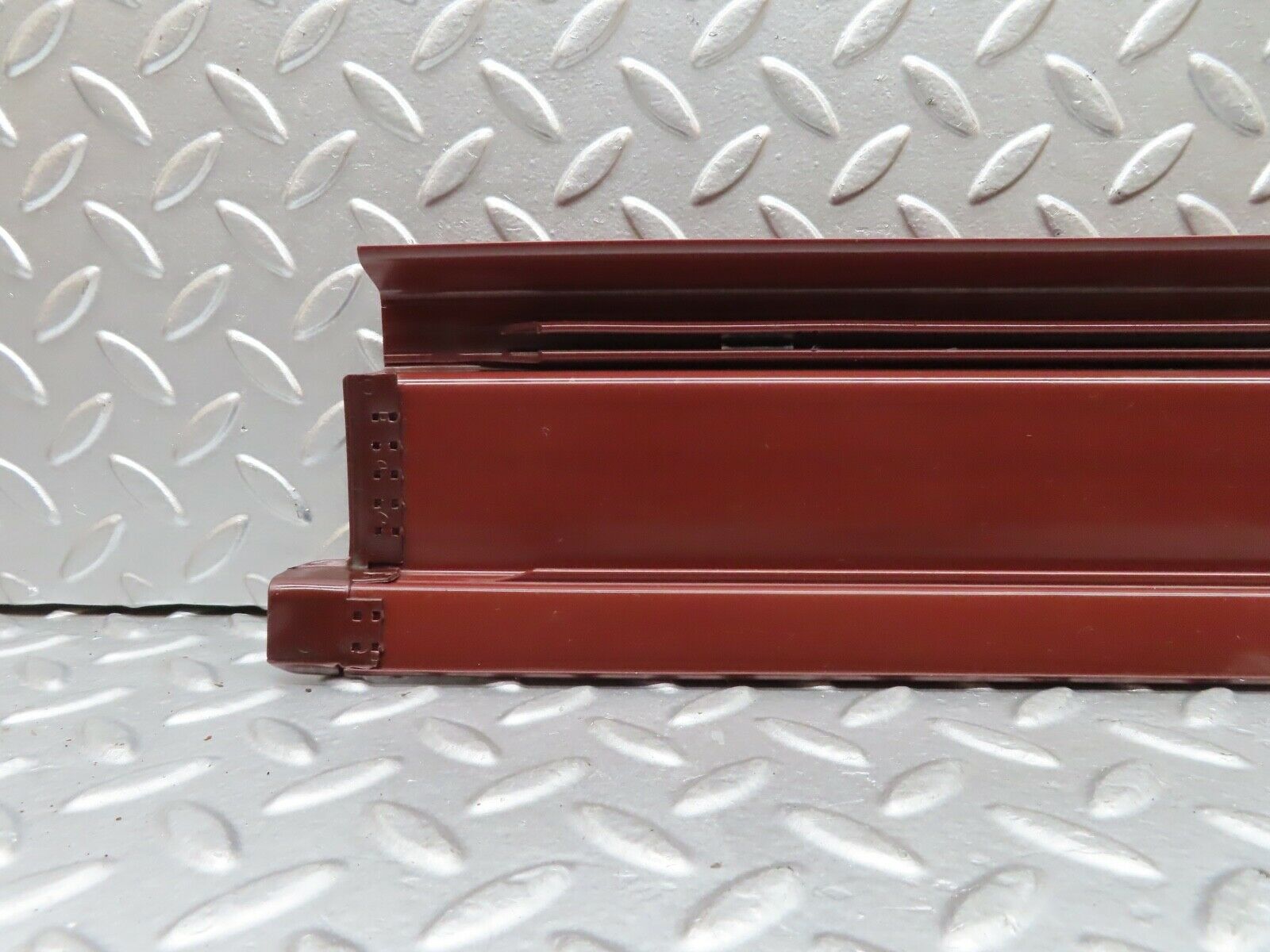 21478 Mercedes-Benz W126 300SE Rear Left Door Sill Cover Burgundy Red