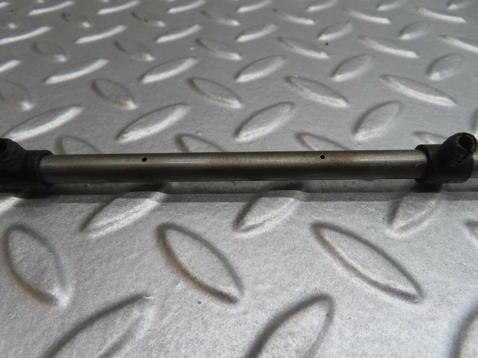 13360 Mercedes-Benz C107 350SLC Coupe Camshaft Oil Tube