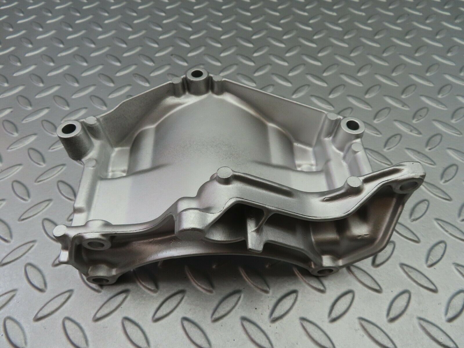 6806 Mercedes-Benz S124 E220 Wagon AC Compressor Support Bracket 1111550135