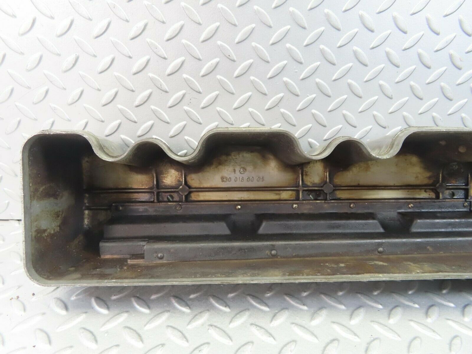 8552 Mercedes-Benz W108 Cylinder Head Valve Cover 1300160005