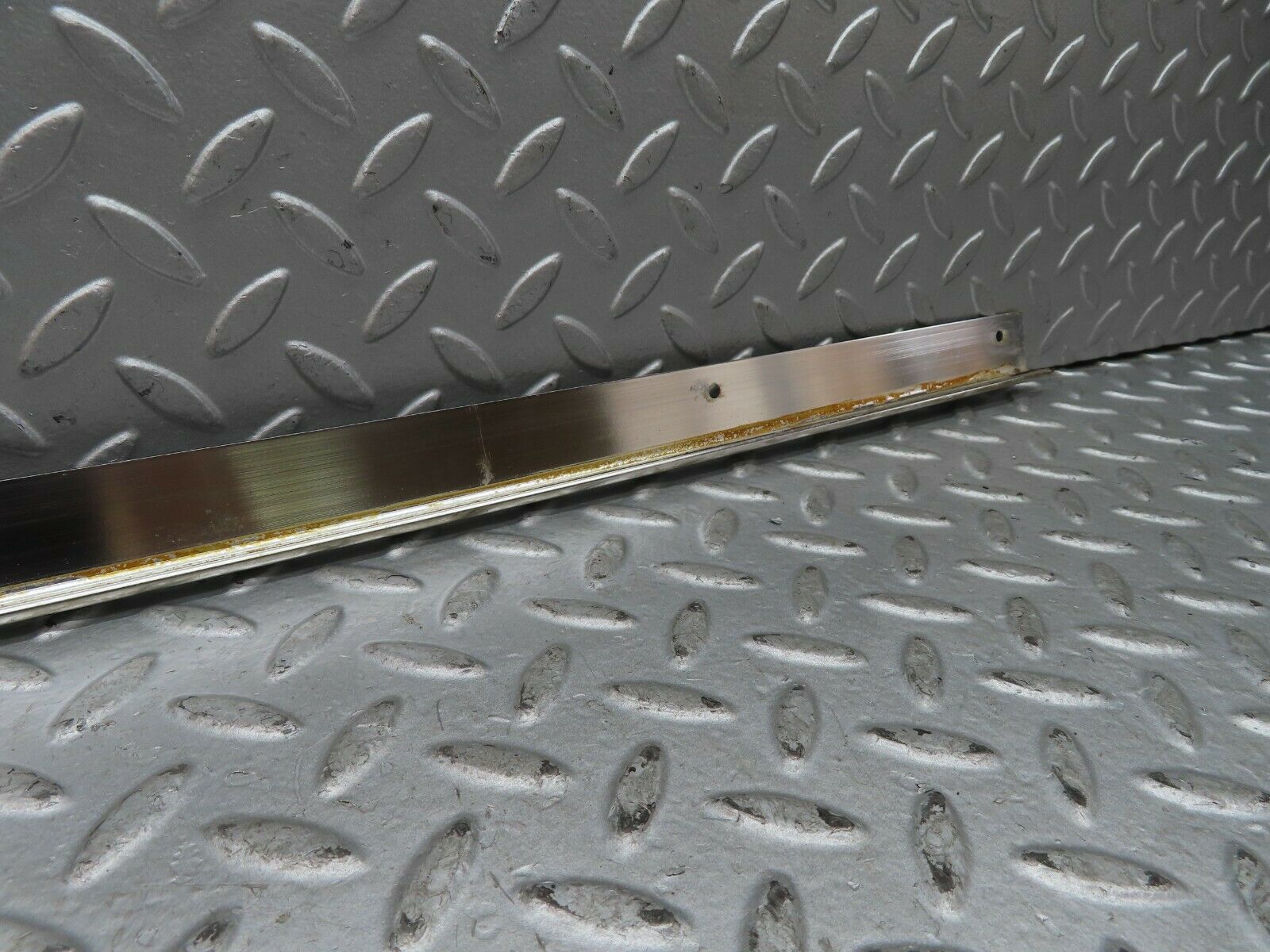 17889 Mercedes-Benz W116 450SEL Roof Chrome Moulding Trim Right Side