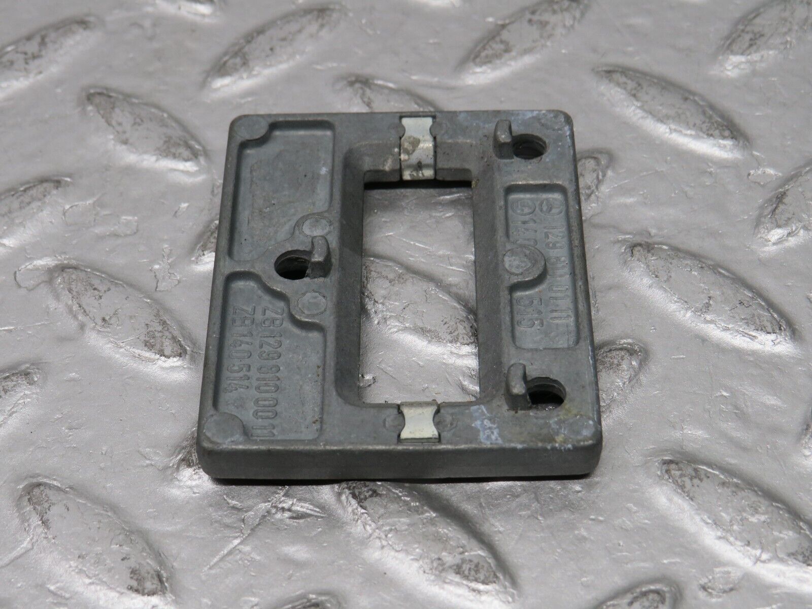 37843 Mercedes-Benz A124 320E Cabriolet Rear View Mirror Bracket 1298110111