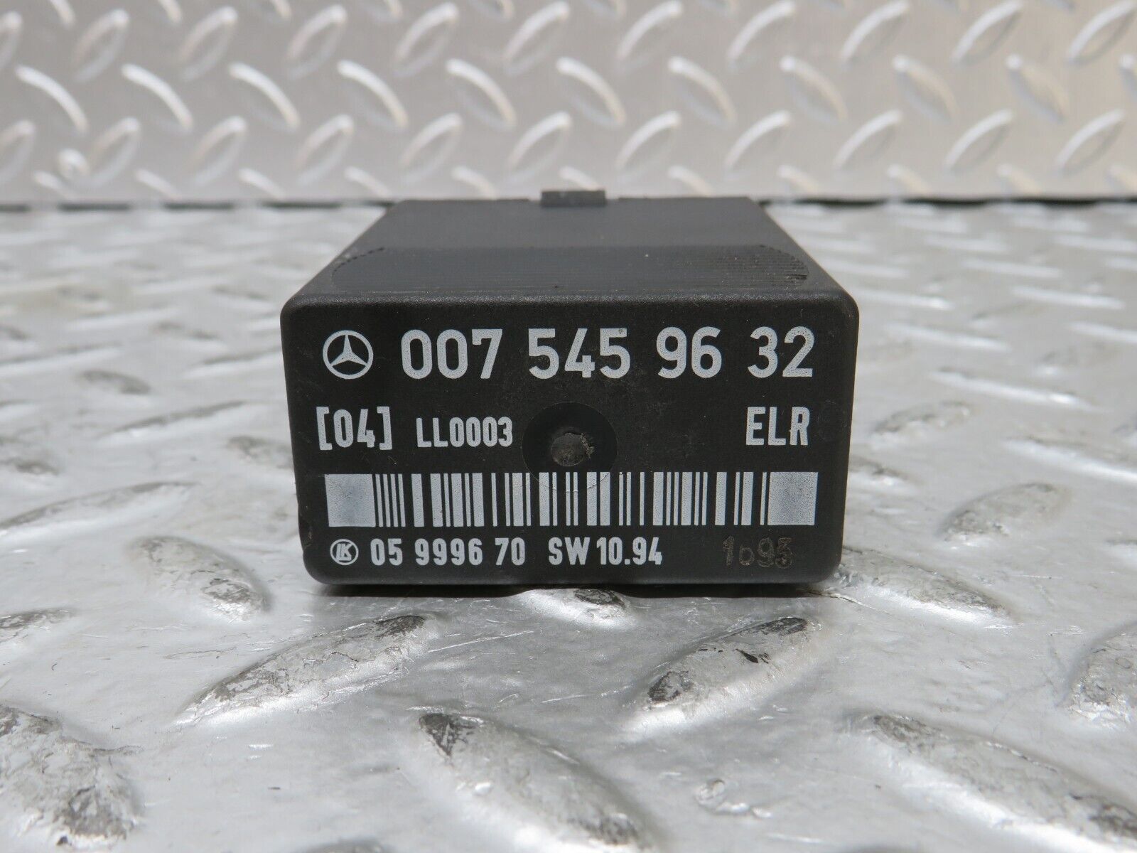 27545 Mercedes-Benz S124 300TE Wagon Idle Control Relay 0075459632