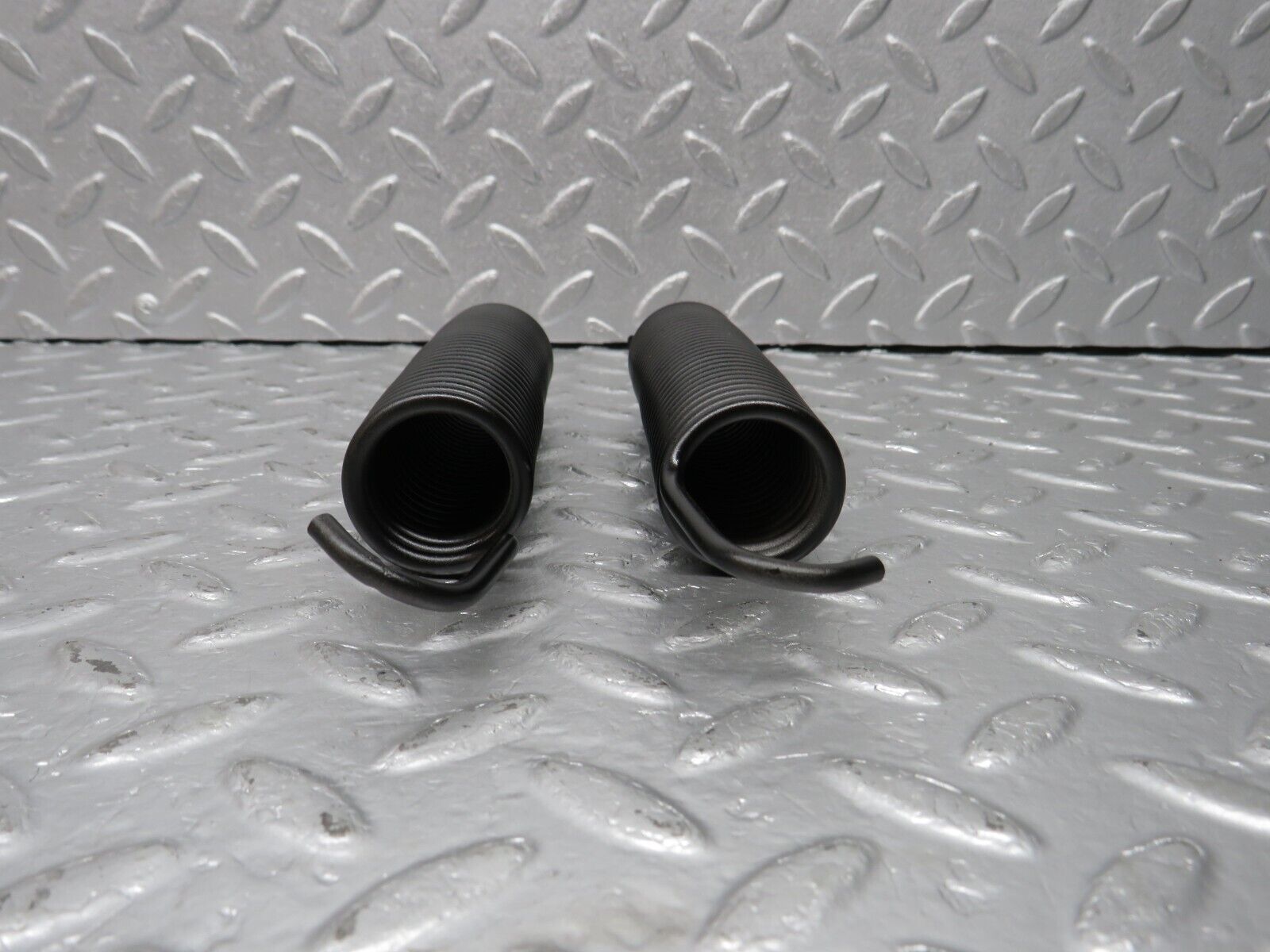 40545 Mercedes-Benz W123 300D Trunk Lid Hinge Spring 2x