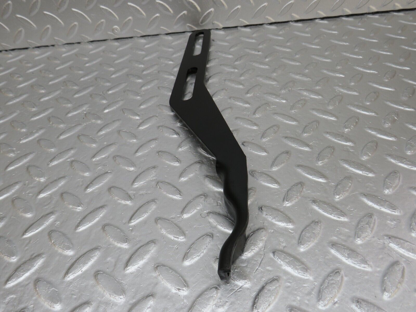 34612 Mercedes-Benz C126 380SEC Coupe Exhaust Bracket