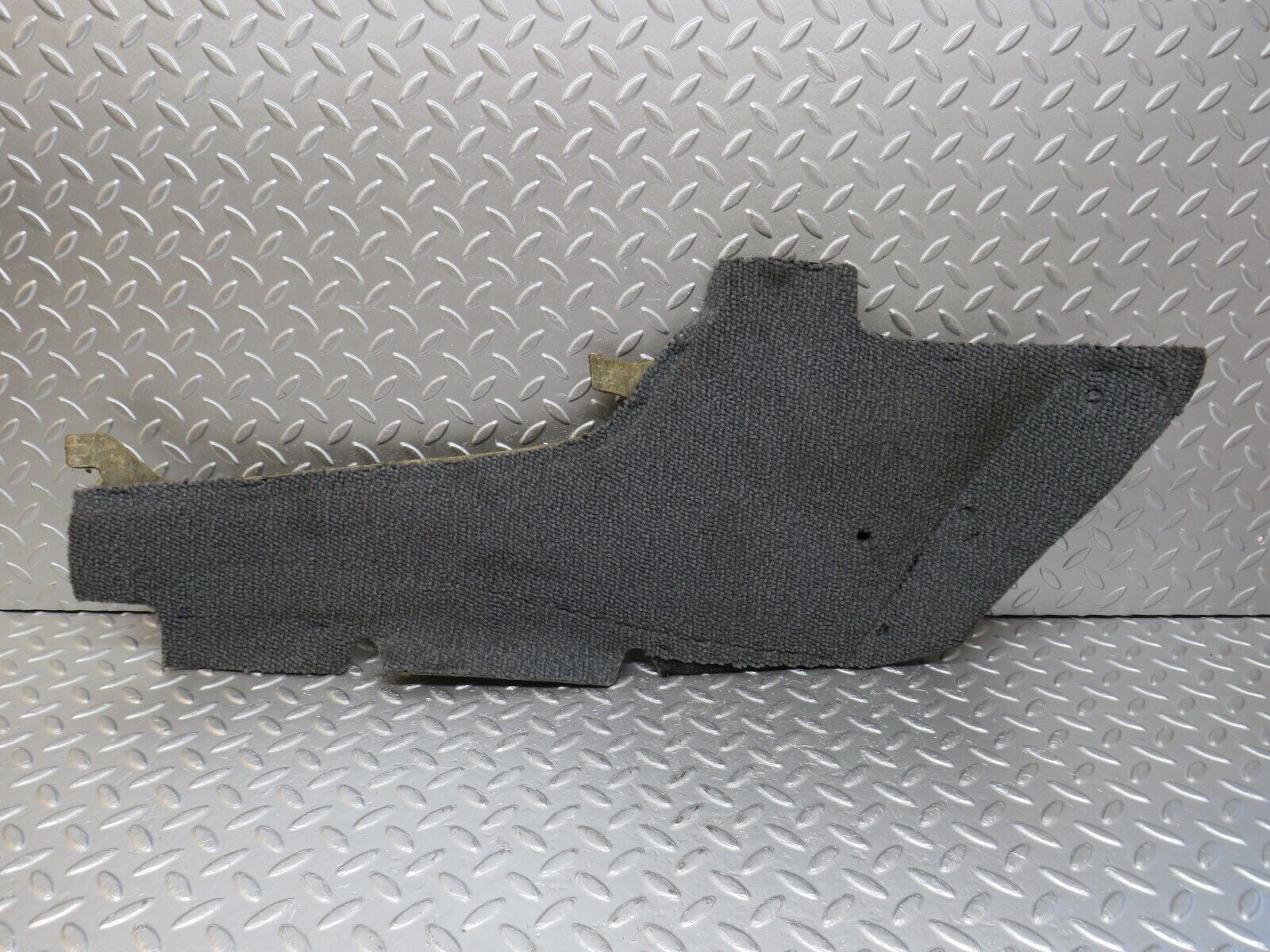 33572 Mercedes-Benz W201 190E 2.0L Centre Console Carpet Right Side Grey