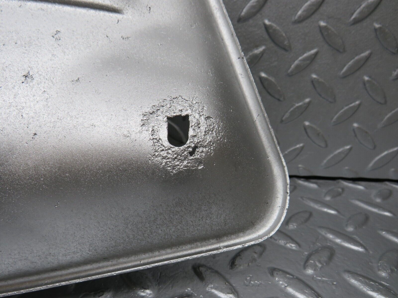 39604 Mercedes-Benz R129 320SL Coupe Exhaust Heat Shield