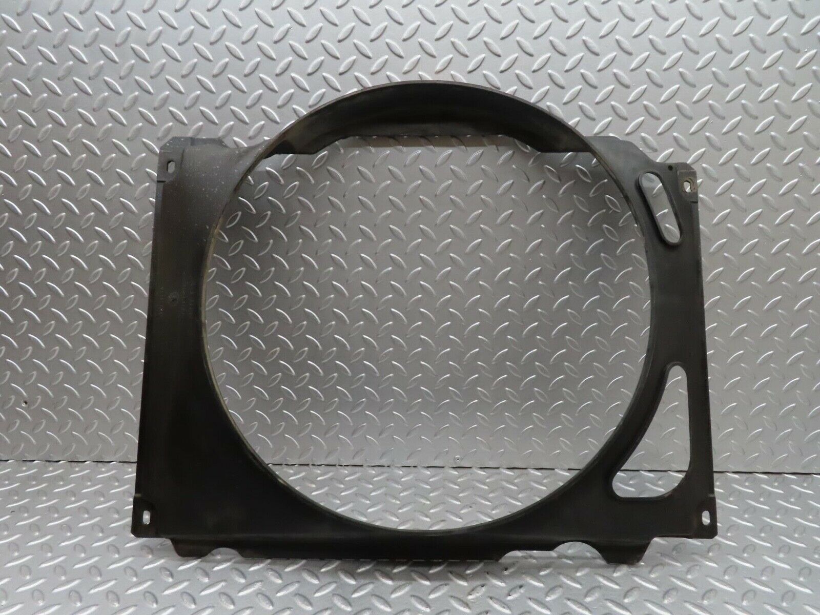 14309 Mercedes-Benz W116 350SE Radiator Fan Shroud Fan Cover 1165050355
