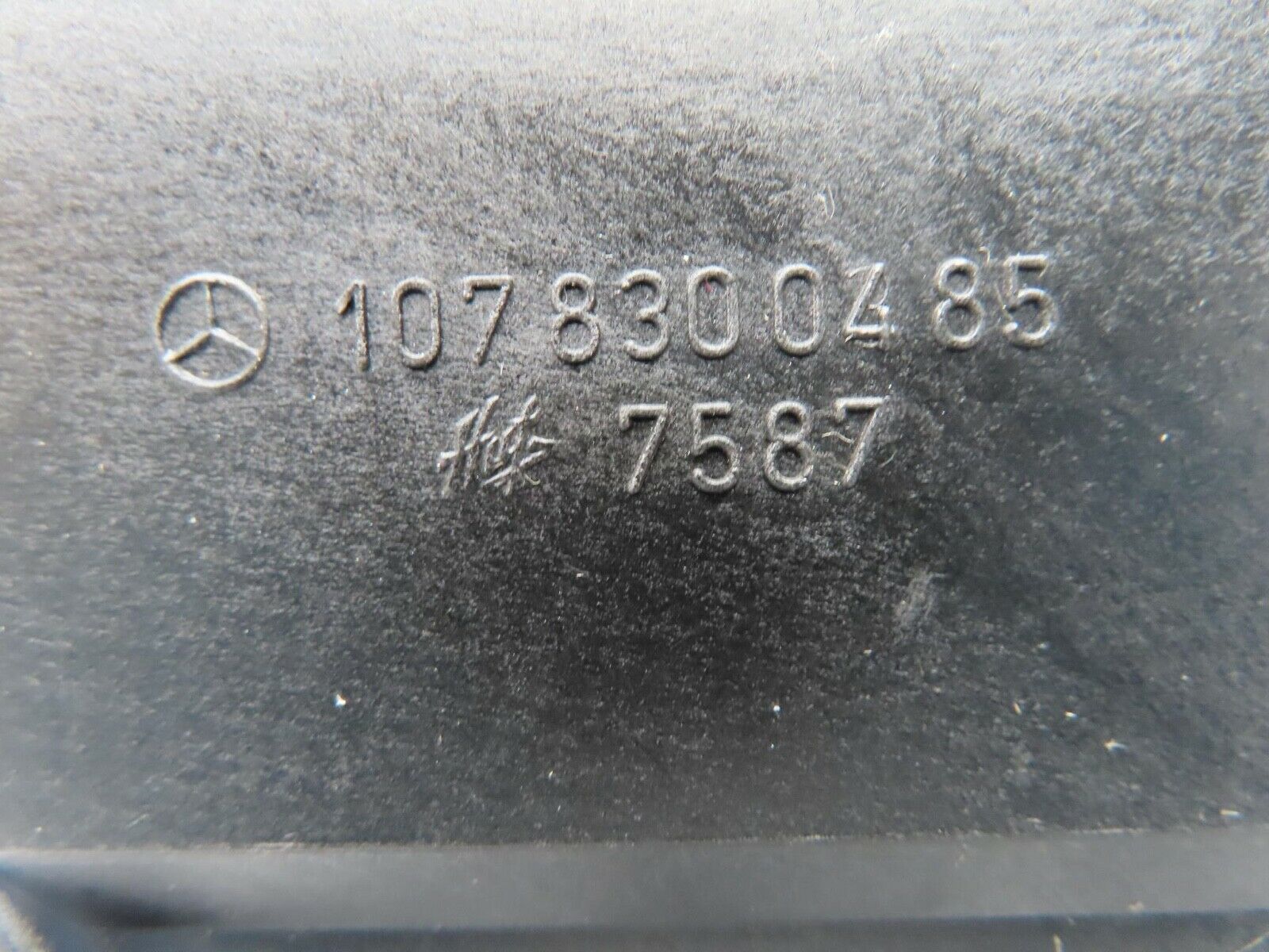 16733 Mercedes-Benz C107 380SLC Air Vent Control Lever Right 1078300485