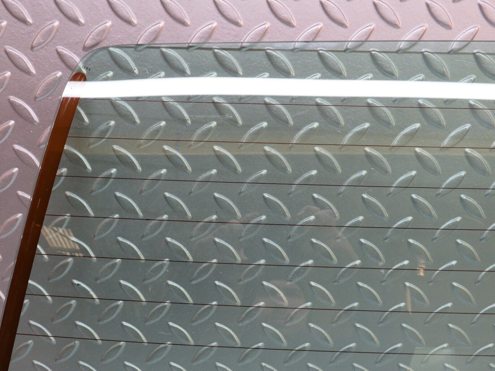 31424 Mercedes-Benz S124 220TE Wagon Tailgate Heated Windscreen