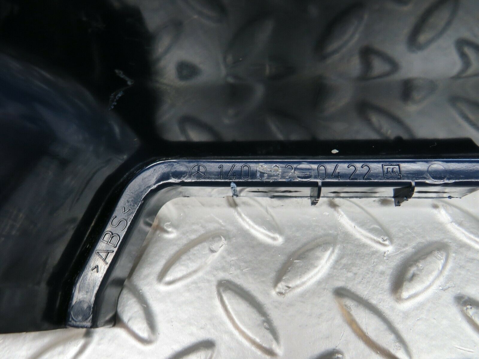 24599 Mercedes-Benz W140 S320 B Pillar Bottom Cover Right Blue 1406920422