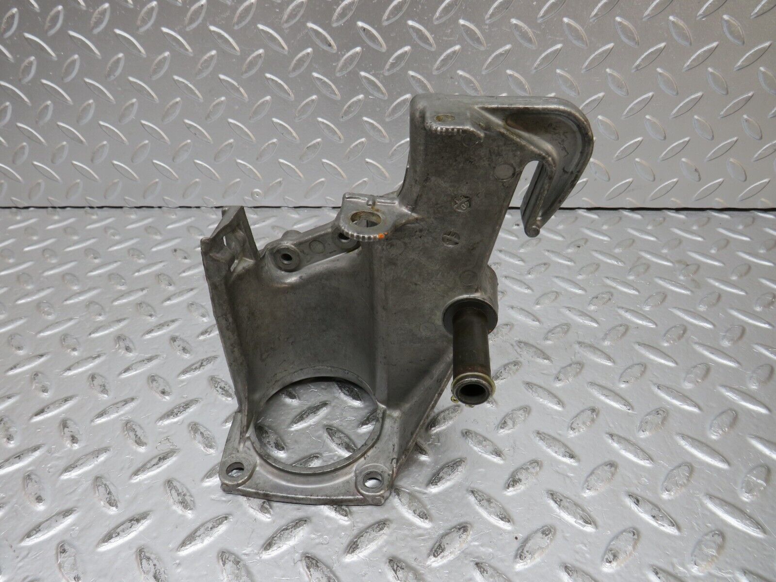 31970 Mercedes-Benz W123 230E Brake Pedal Bracket 1232900219