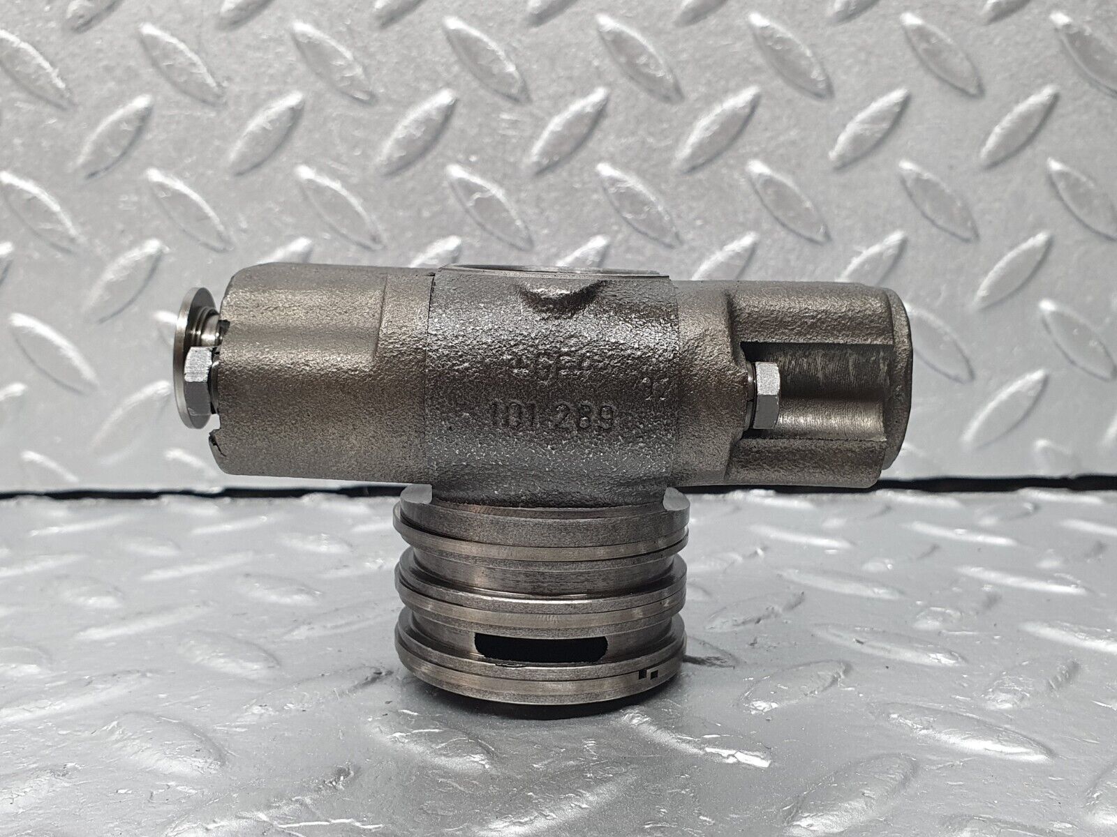 41307 Mercedes-Benz W123 300D Automatic Gearbox Governor 722.118