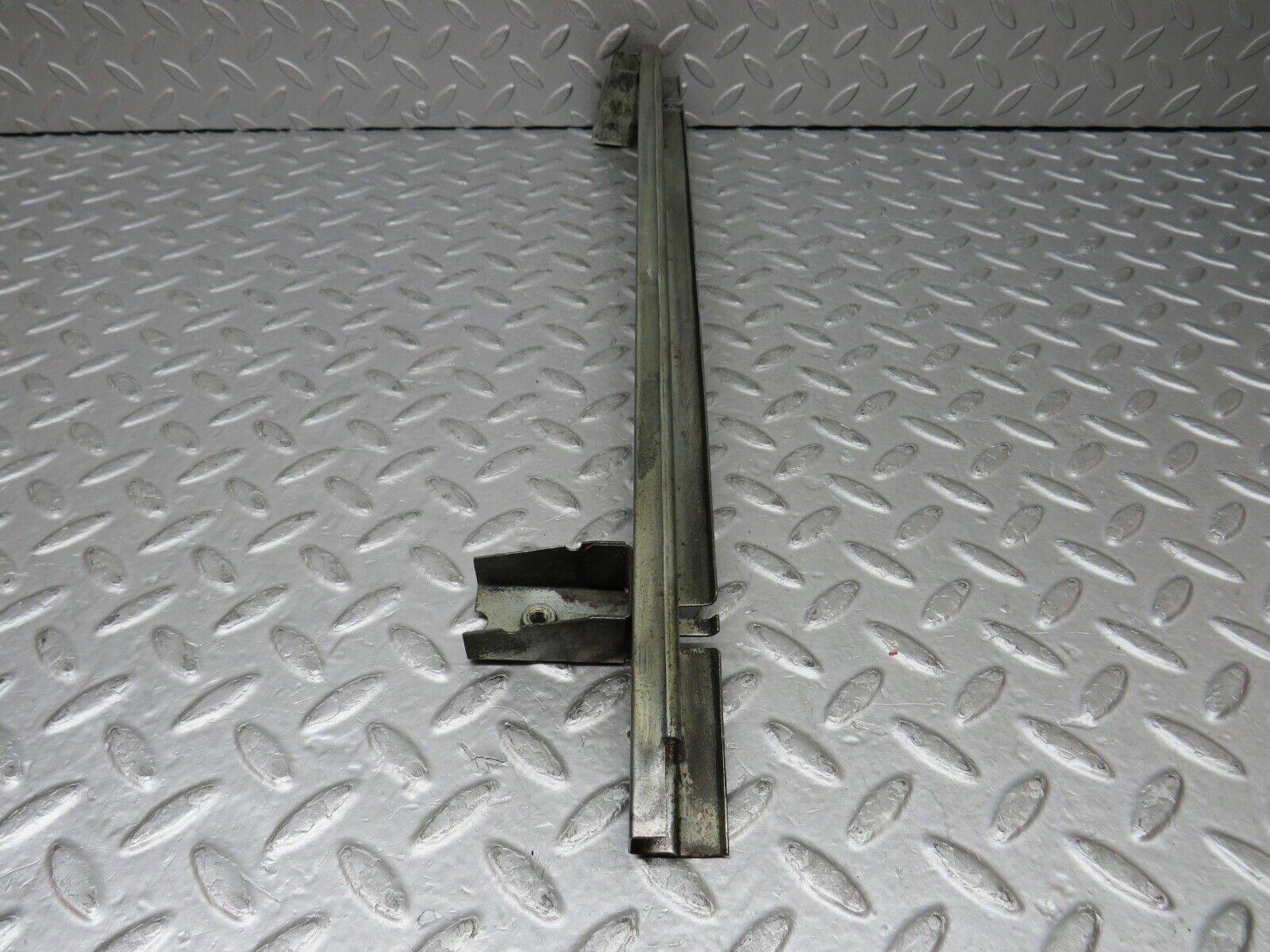 35861 Mercedes-Benz W108 Front Right Door Window Channel