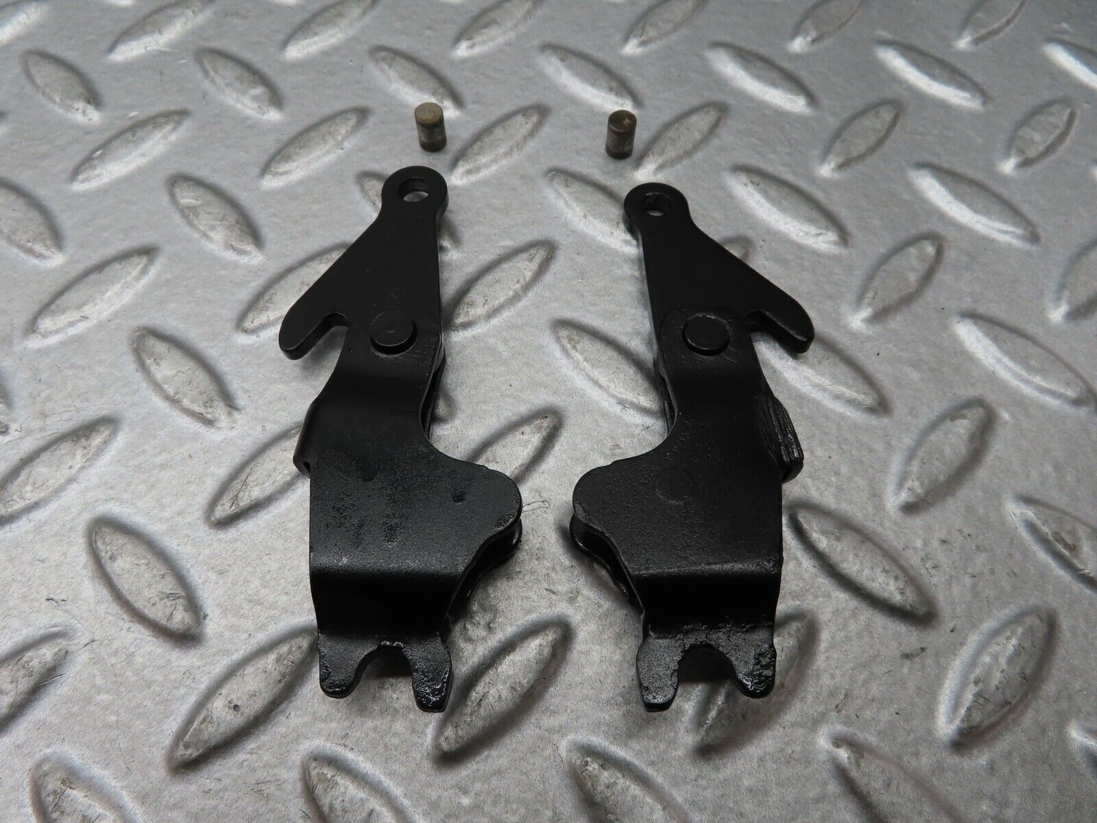 19205 Mercedes-Benz W123 300D Handbrake Regulator