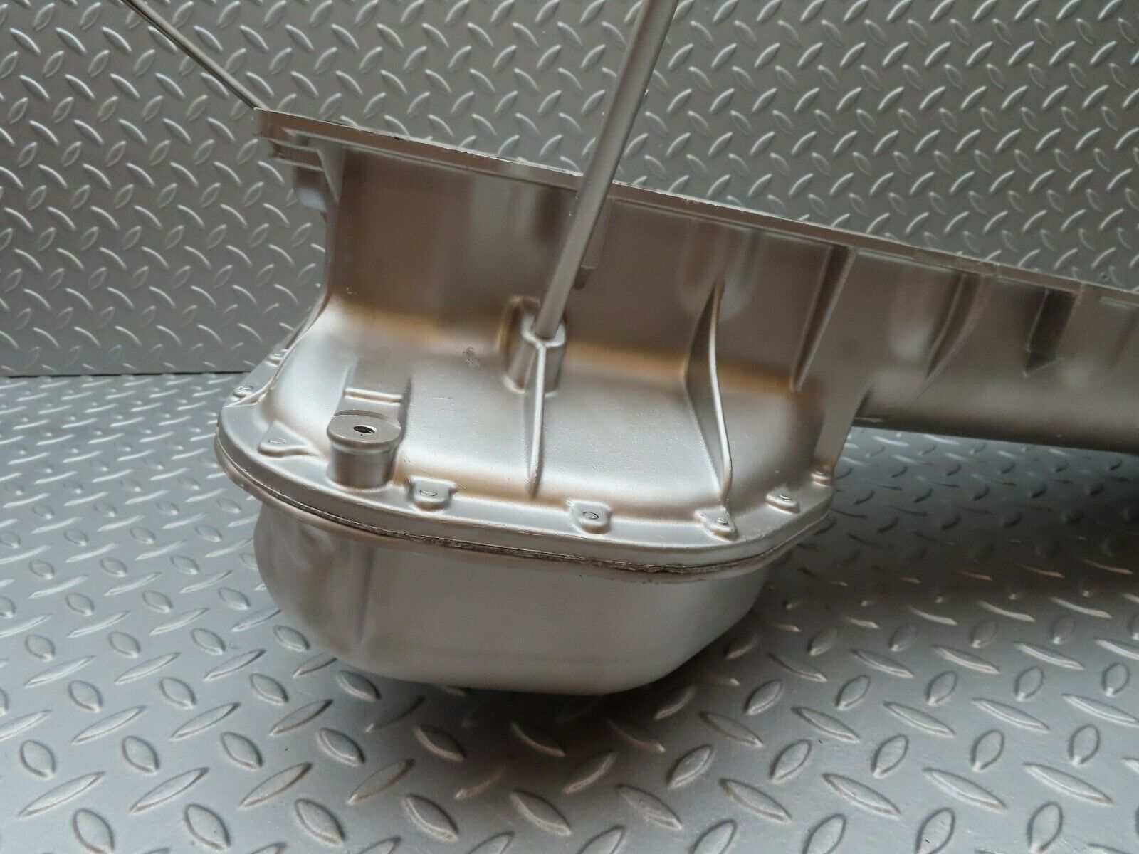 3492 Mercedes-Benz W108 280SE Oil pan Oil sump 1080140302