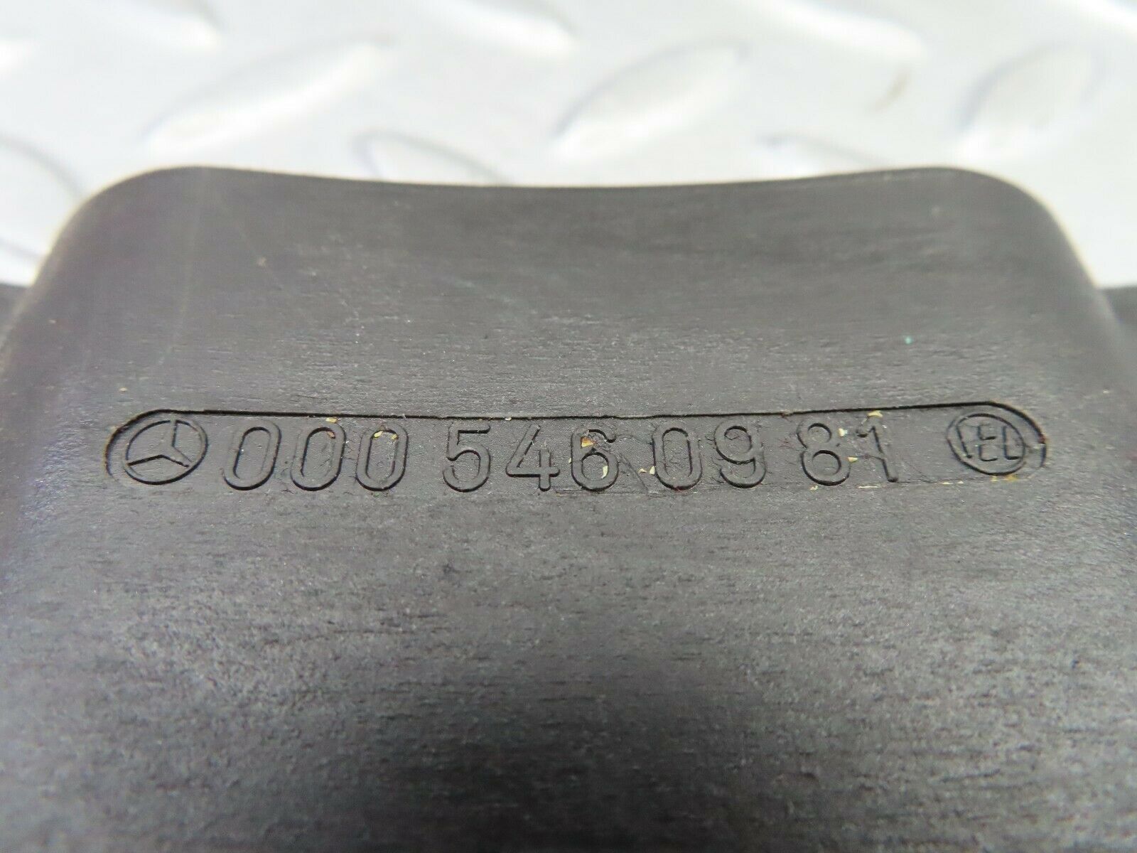 6387 Mercedes-Benz W126 380SE Front Panel Covering 0005460981