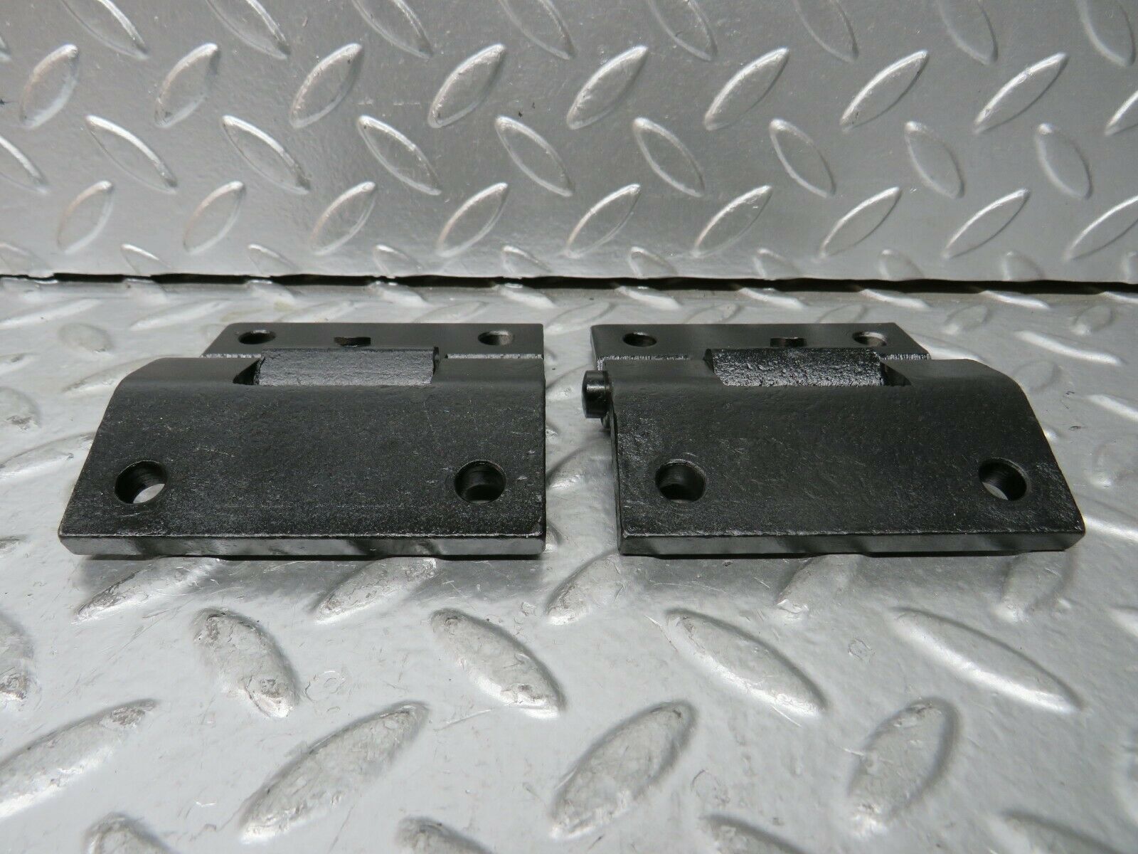 23692 Mercedes-Benz W114 280E Right Door Hinges Pair