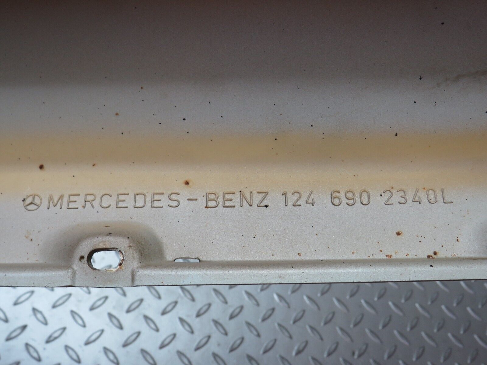 29212 Mercedes-Benz W124 230E Side Skirt Left Side 1246902340