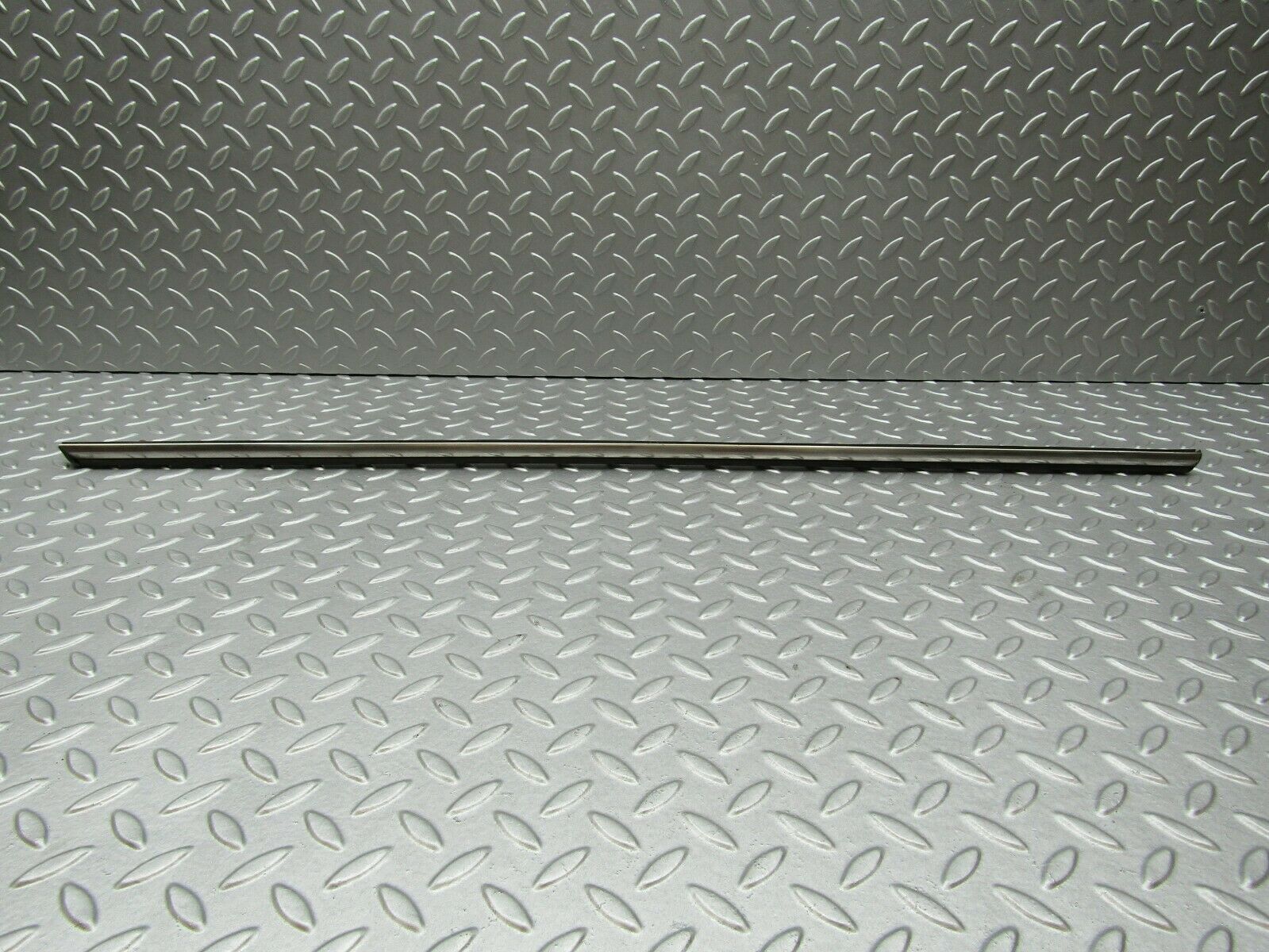 3336 Mercedes-Benz W115 220D Centre Door Chrome Trim Rear Left