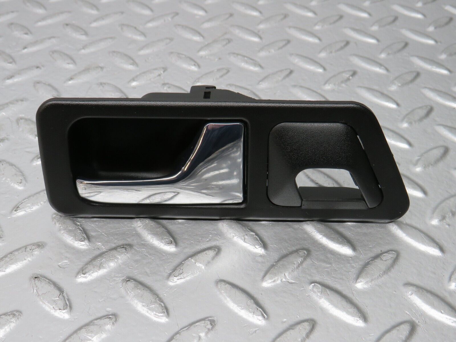 31635 Mercedes-Benz W201 190LE 1.8L Rear Right Interior Door Handle 2017660264