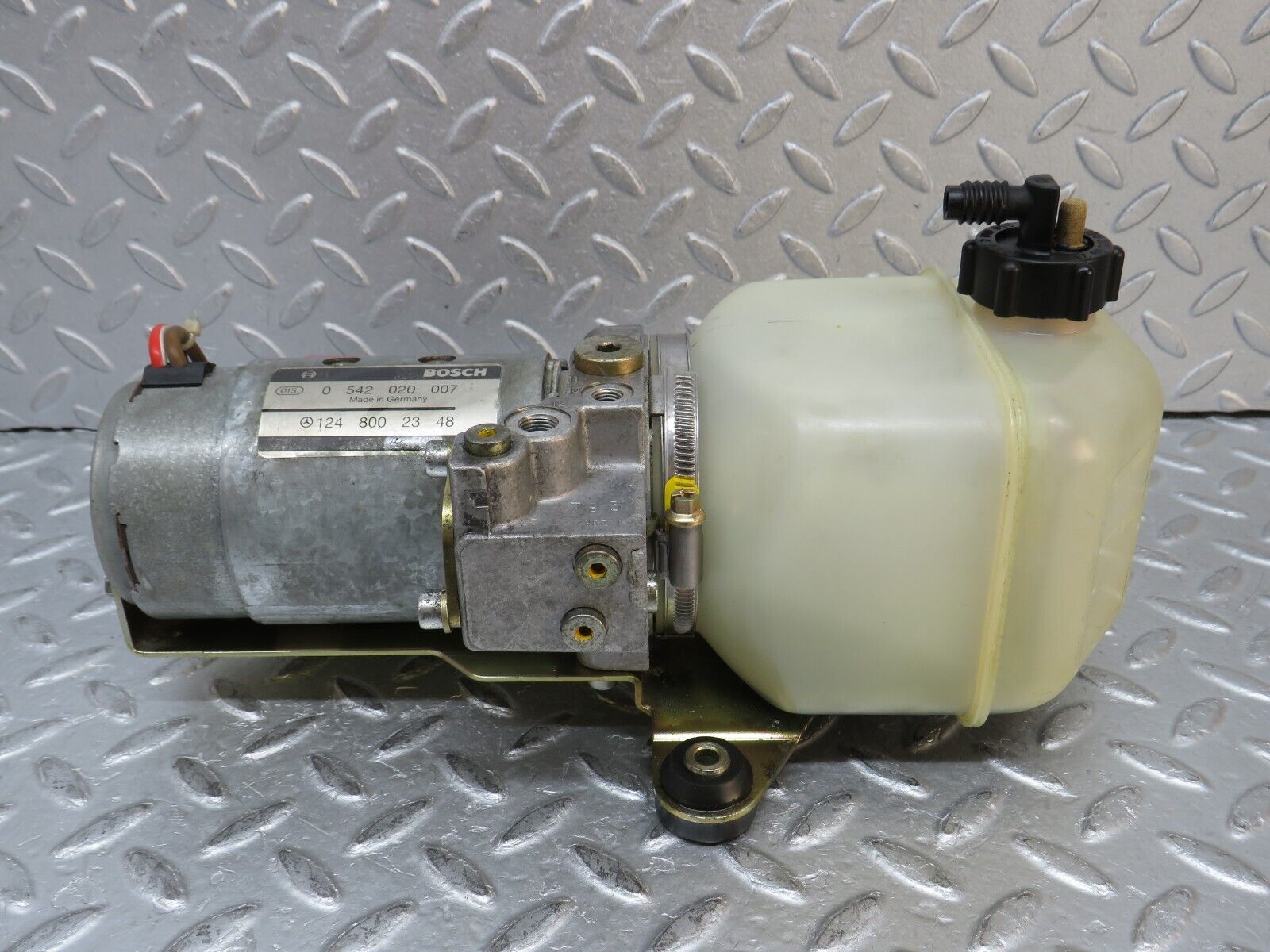 37967 Mercedes-Benz A124 320E Cabriolet Roof Top Hydraulic Pump Motor Bosch 1248002348 0542020007