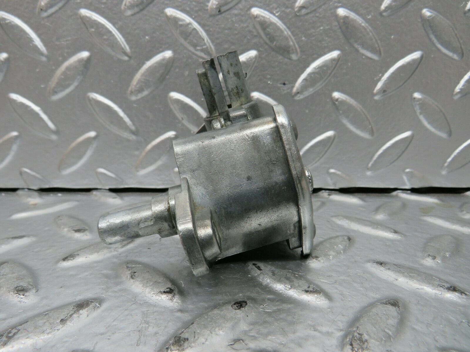 23474 Mercedes-Benz W114 280E Right Door Air Vent Window Regulator