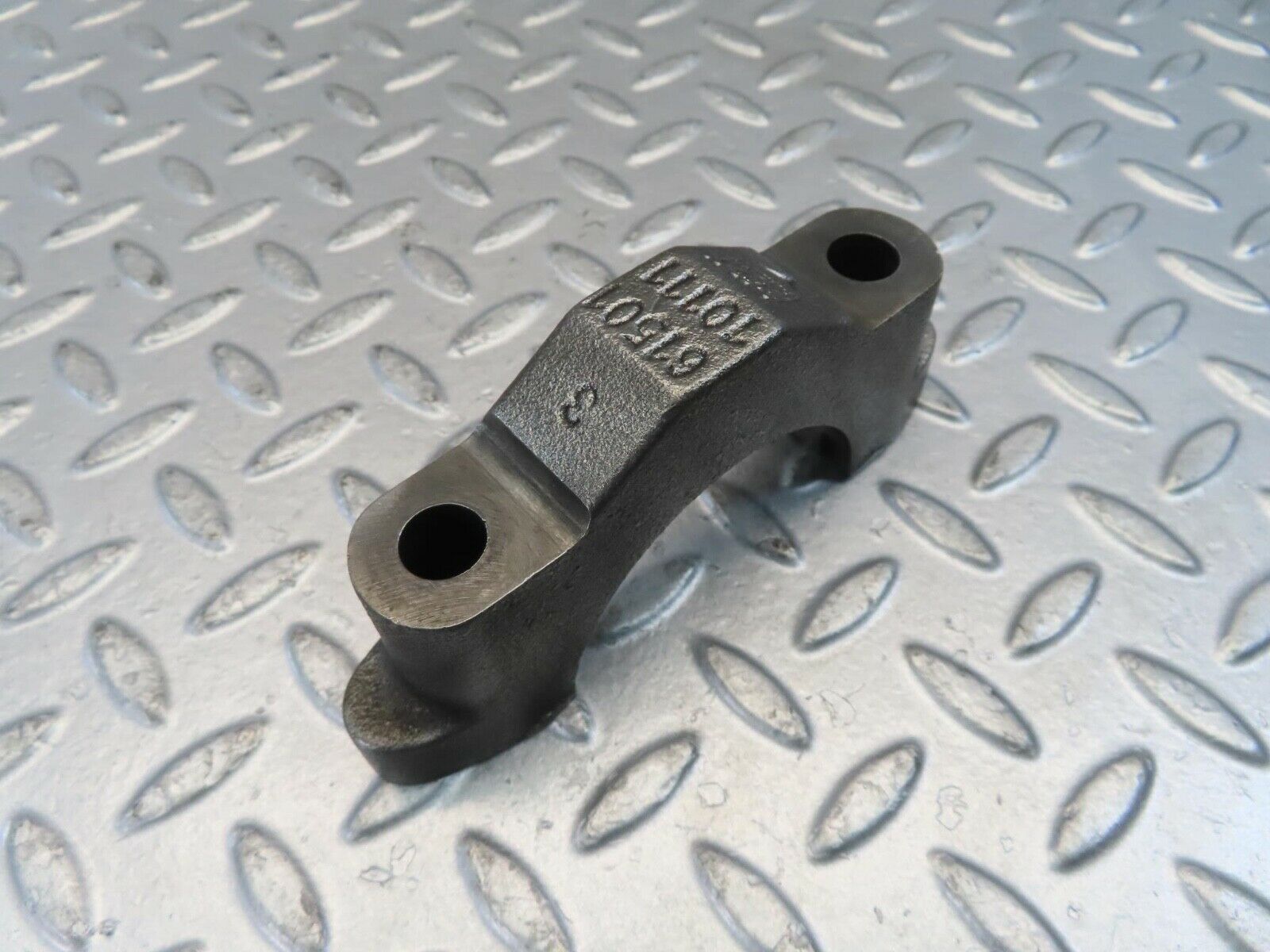 10990 Mercedes-Benz W115 220D Crankshaft Bearing Holder Block 6150110111