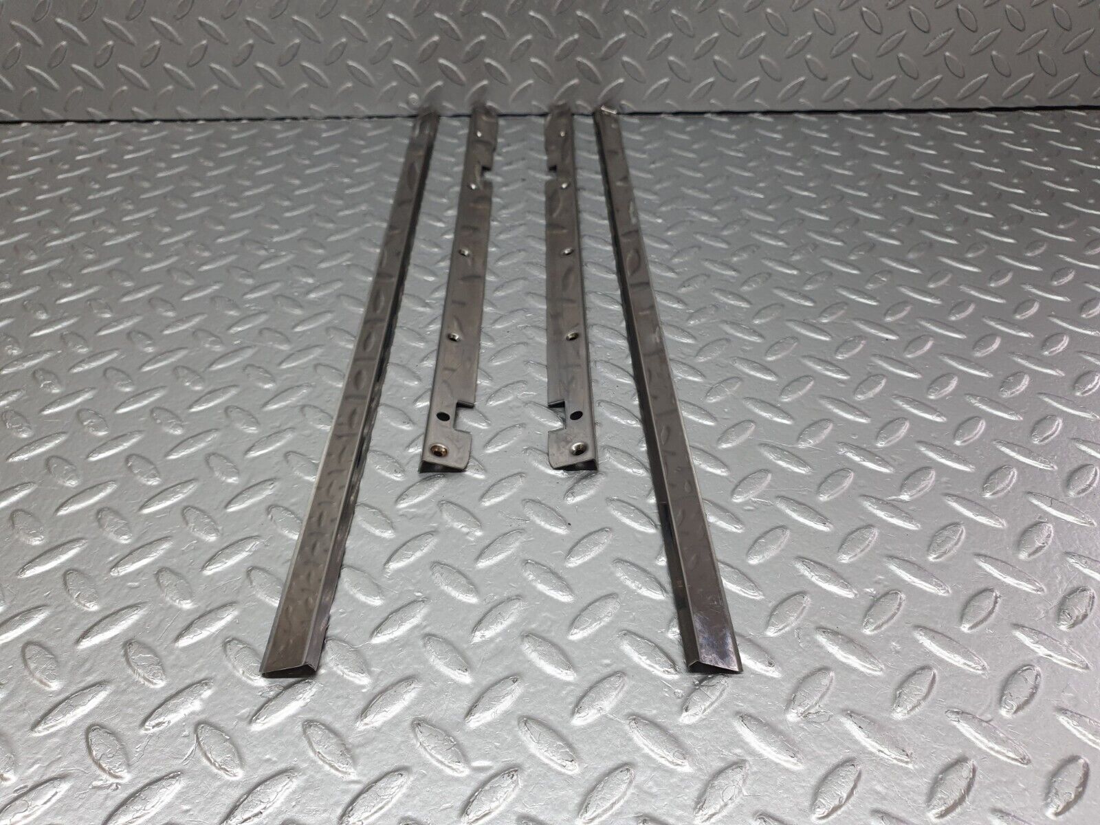 41578 Mercedes-Benz W124 200E Sunroof Chrome Trim Set