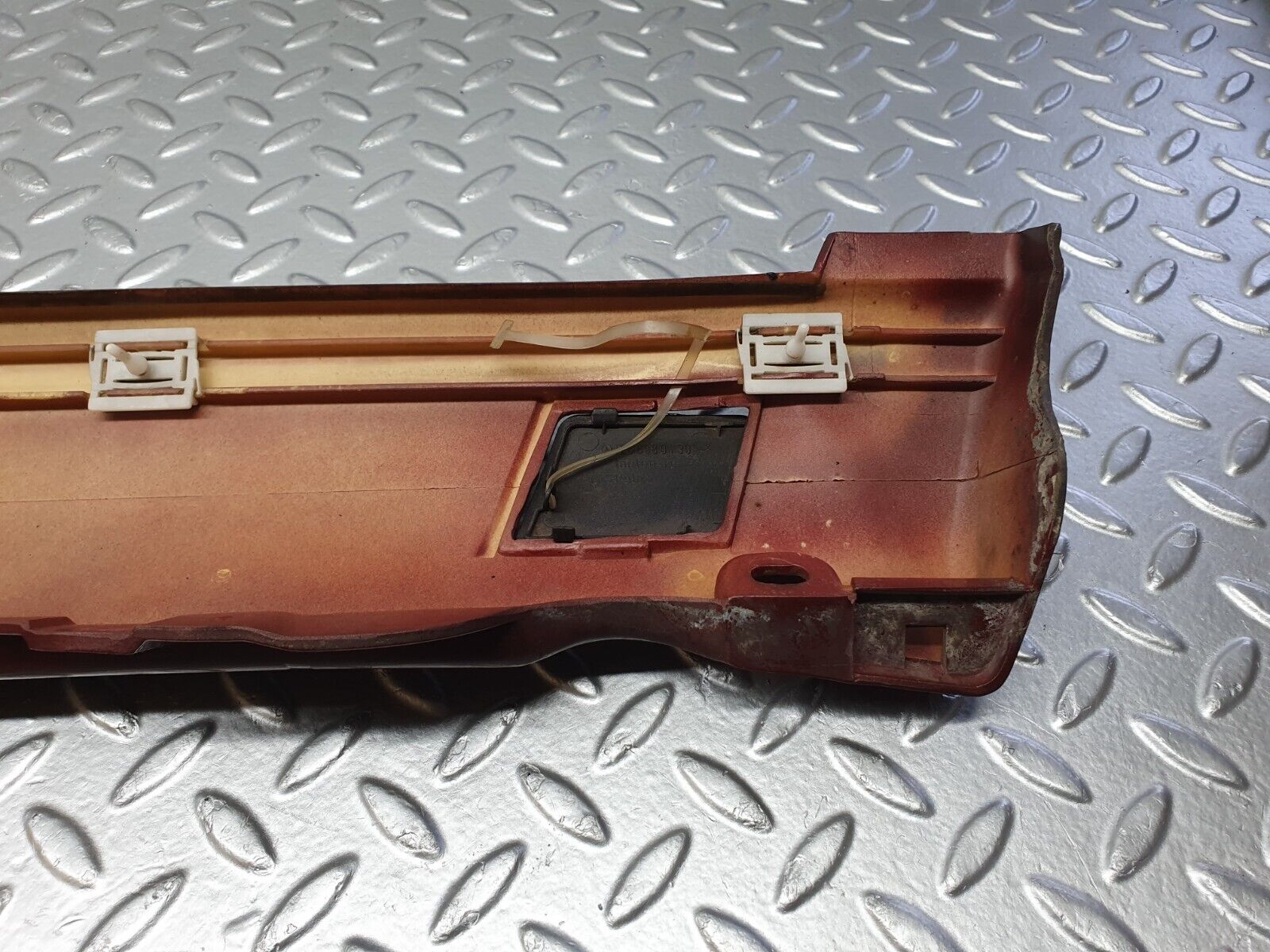 41226 Mercedes-Benz W126 300SE Side Skirt Right 1266905040 1266980230 1266980430