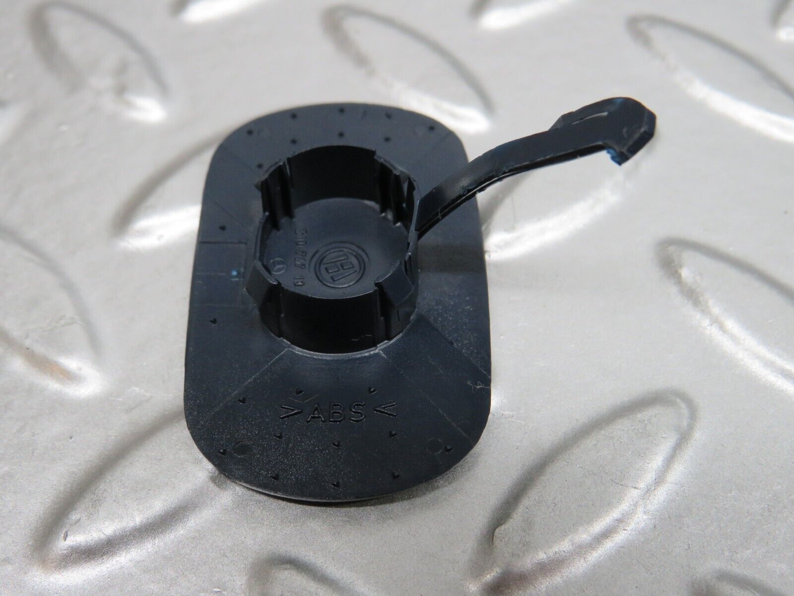 24684 Mercedes-Benz W140 S320 Door Card SRS Trim Plug Blue 2107271088