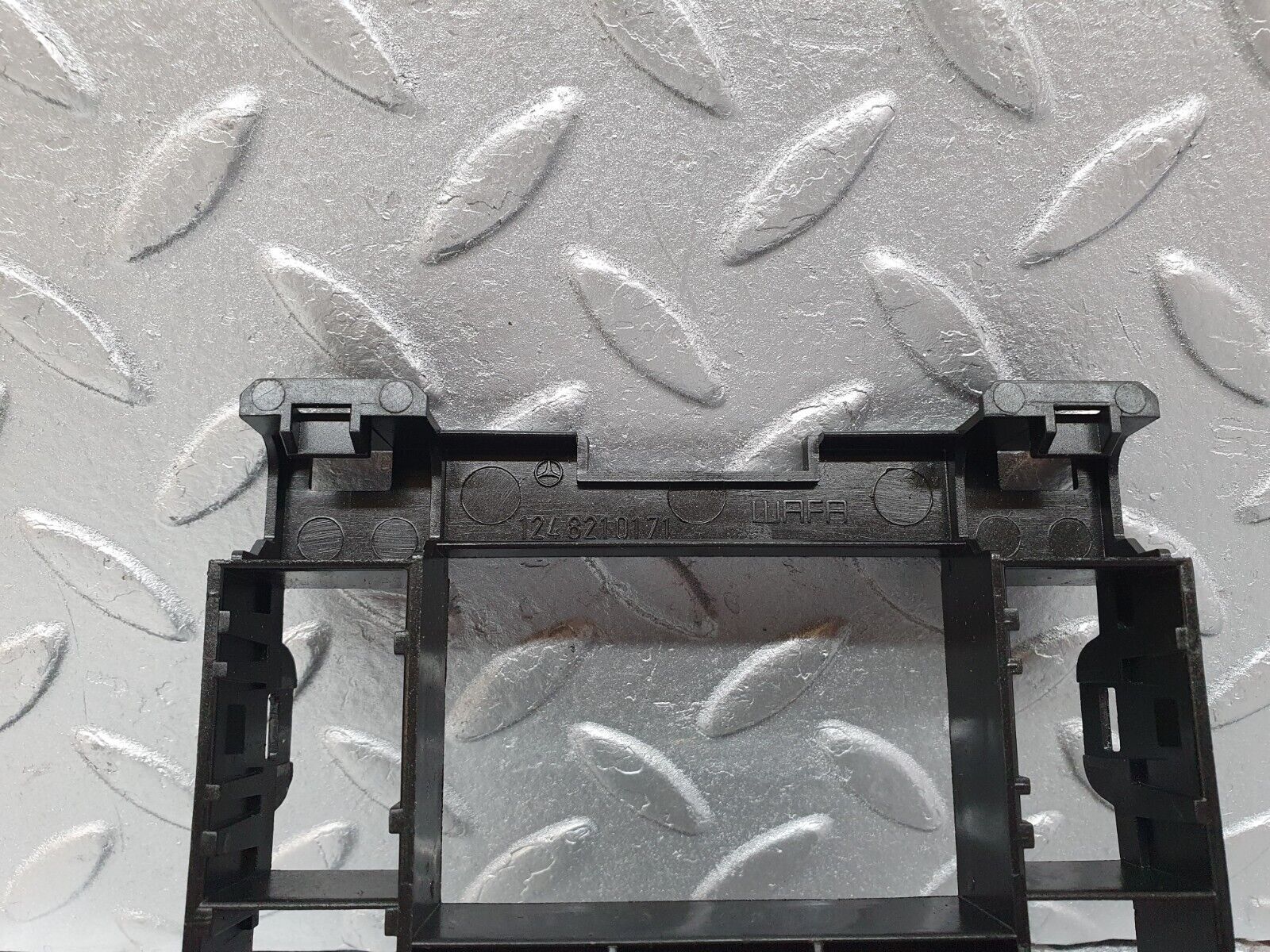 41520 Mercedes-Benz W124 200E Centre Console Switch Frame 1248210171