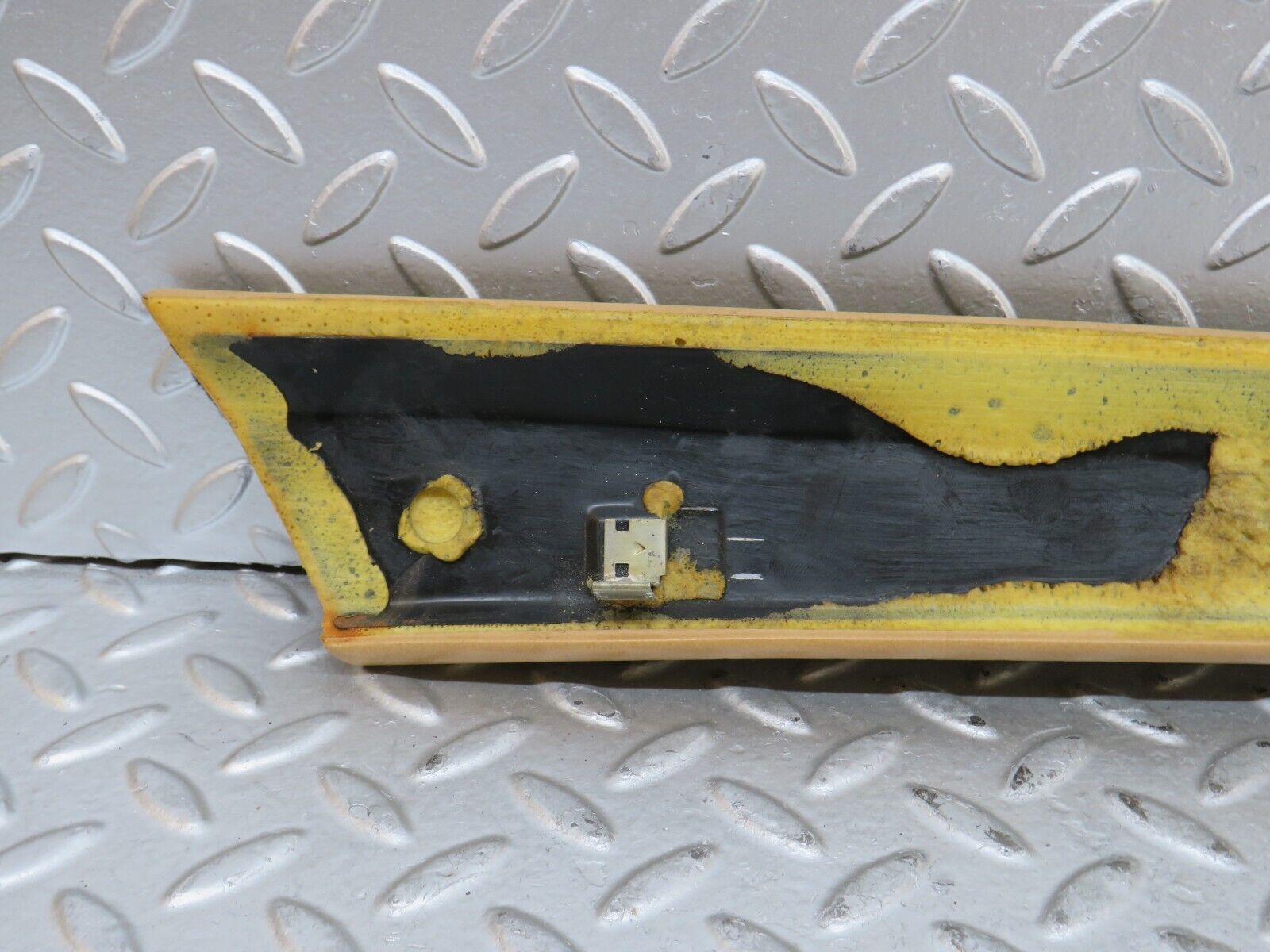 28565 Mercedes-Benz W123 230E A Pillar Cover Panel Left Side Palomino