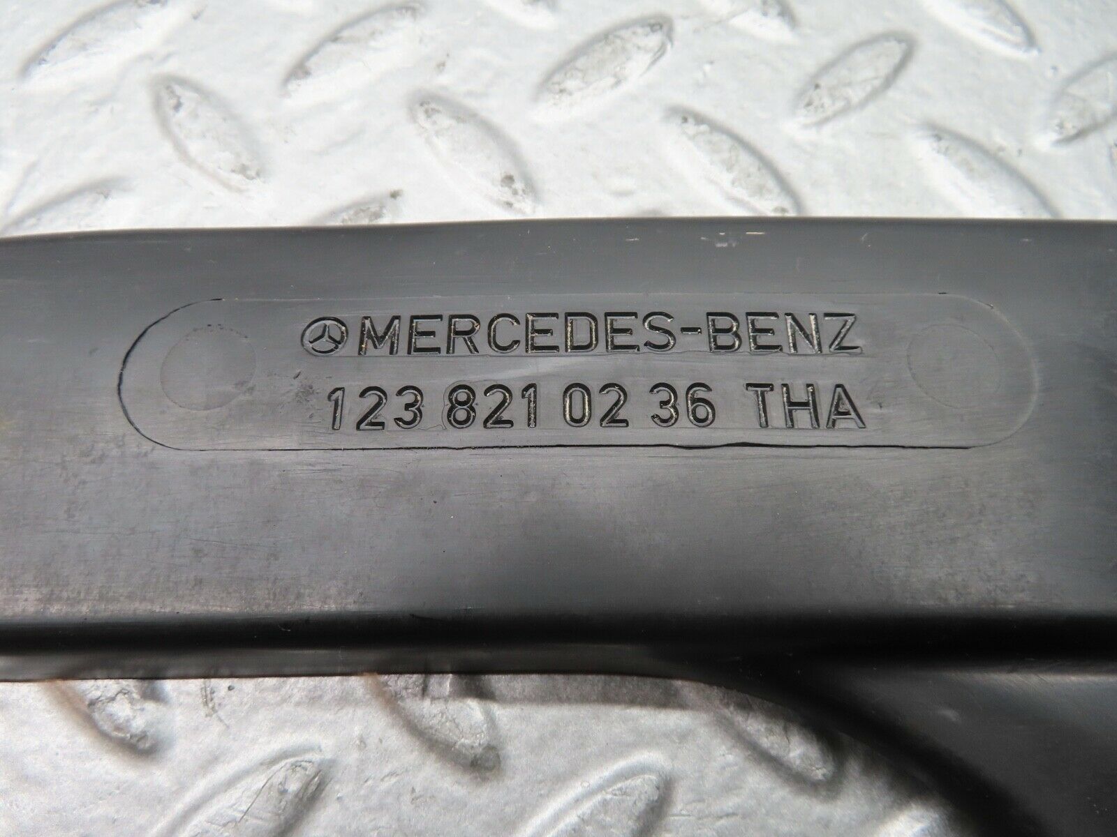 21334 Mercedes-Benz W123 230E Cable Channel Cover Rear Right 1238210236