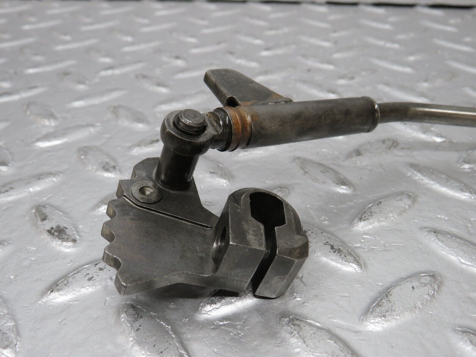 34570 Mercedes-Benz C126 380SEC Coupe Automatic Gearbox Linkage 722.310