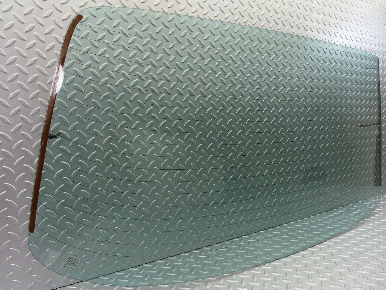 6406 Mercedes-Benz W123 200 Rear Windscreen