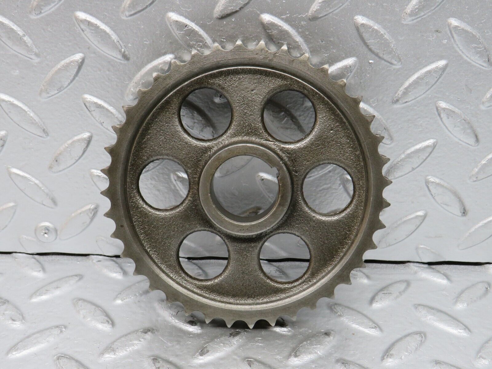 0272 Mercedes-Benz W123 220D Camshaft Timing Gear 1210520201