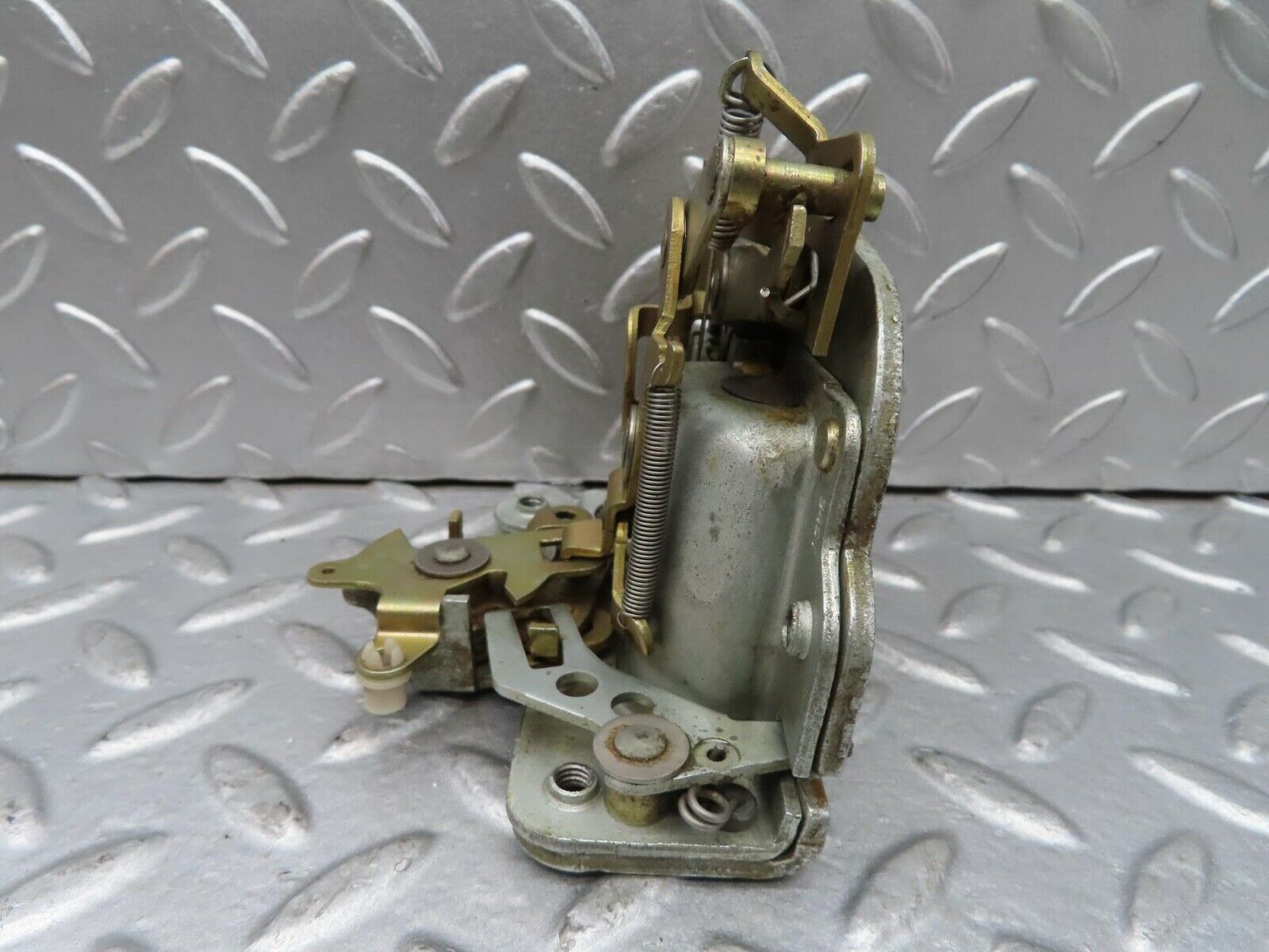 14262 Mercedes-Benz W116 350SE Rear Right Door Lock Mechanism
