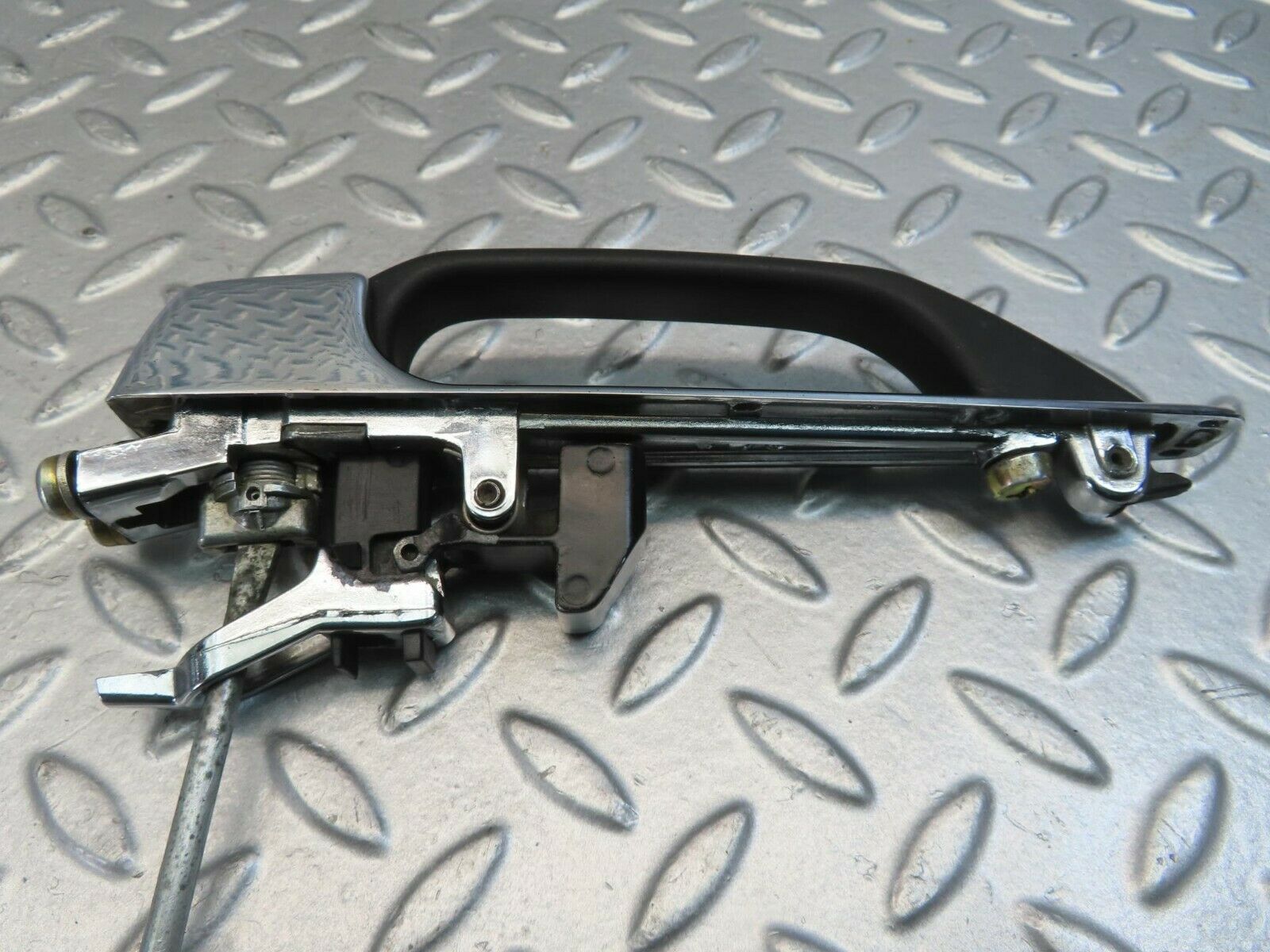 11413 Mercedes-Benz C123 230CE Coupe Chrome Door Handle Front Left No Key