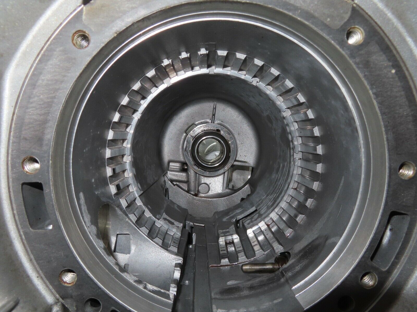 17849 Mercedes-Benz W123 230E Automatic Transmission Housing 1232705201