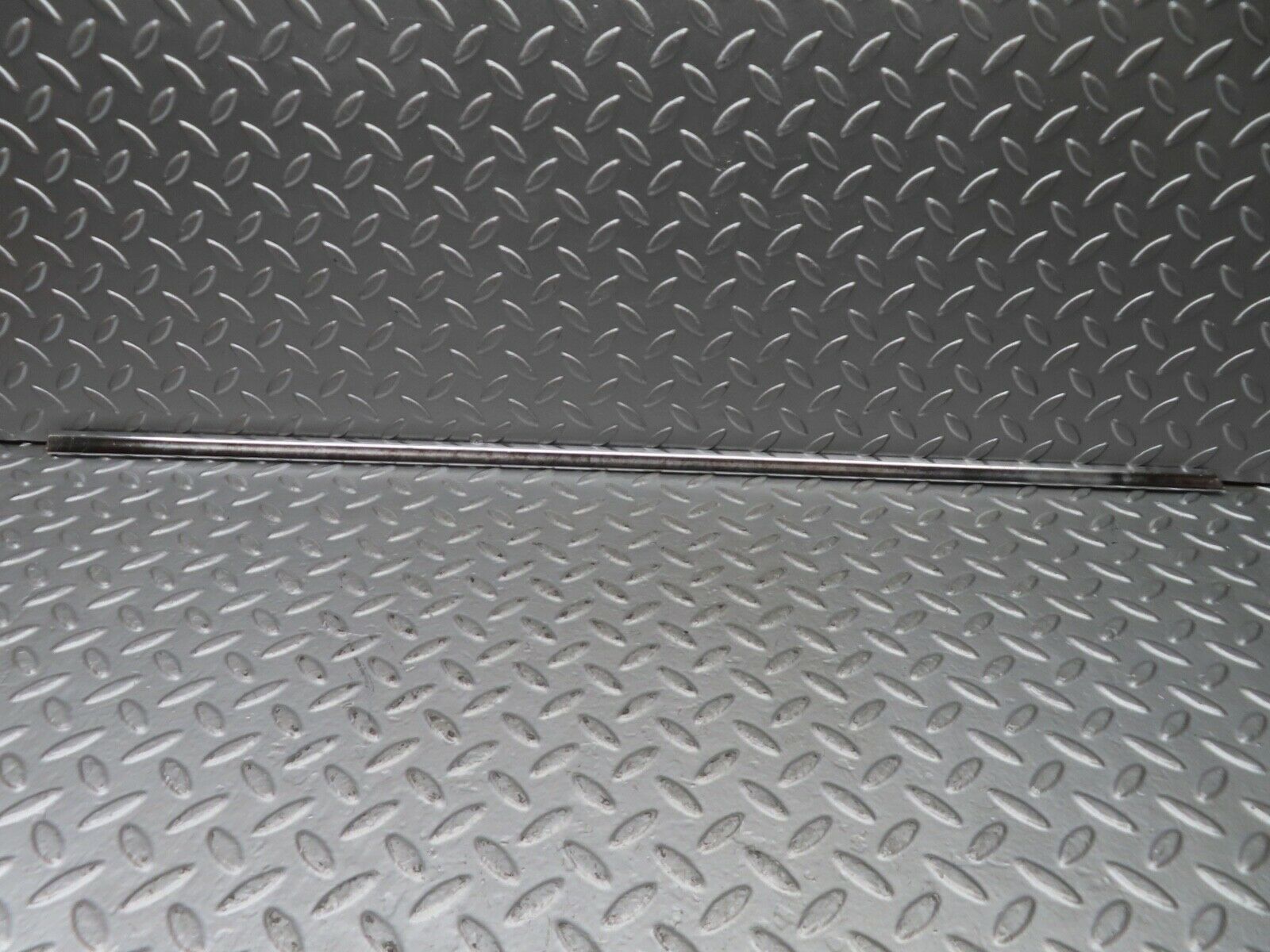 21038 Mercedes-Benz W123 230E Front Right Door Chrome Moulding Trim