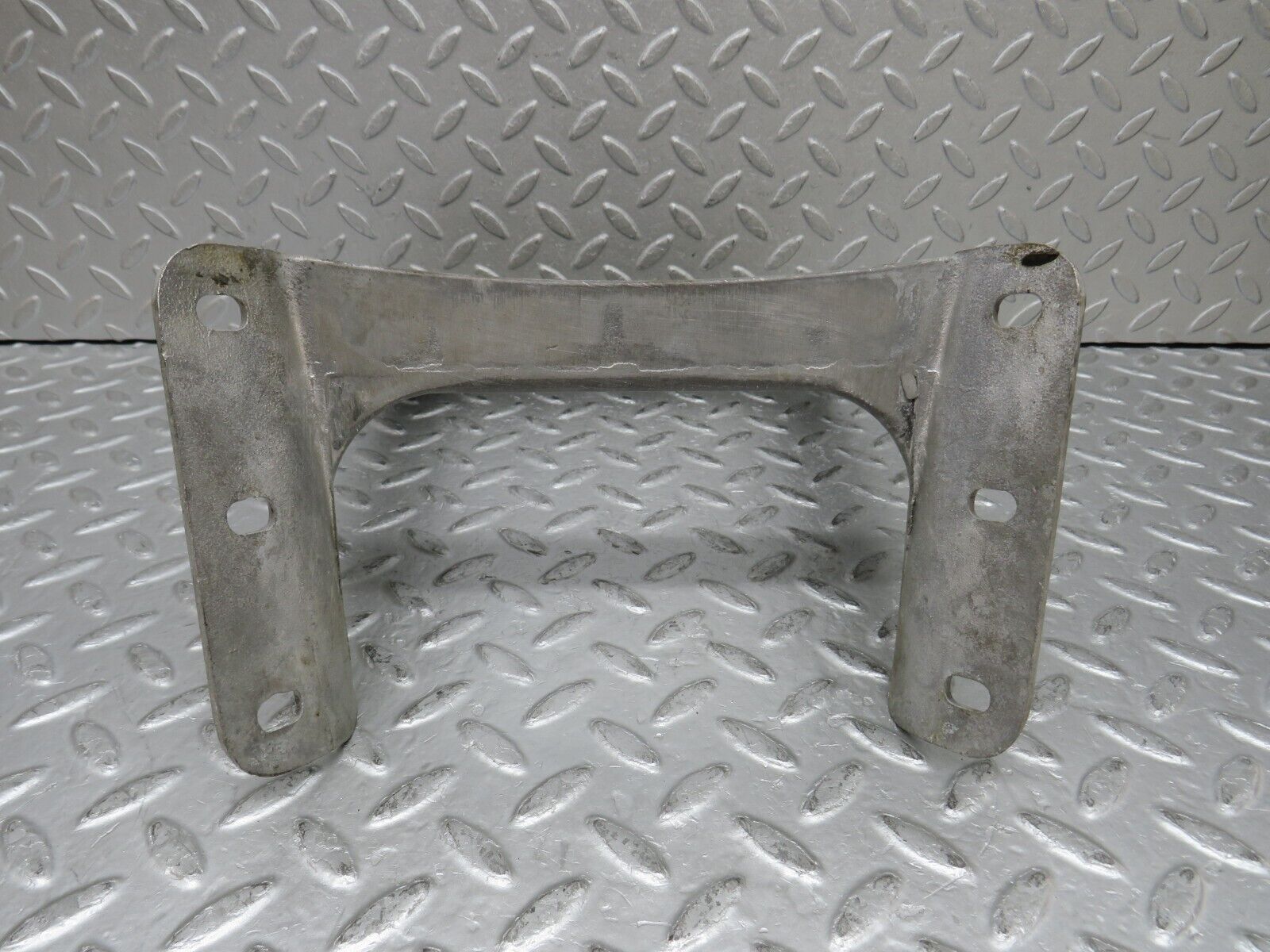 37964 Mercedes-Benz A124 320E Cabriolet Centre Control Support Bracket 1246282624