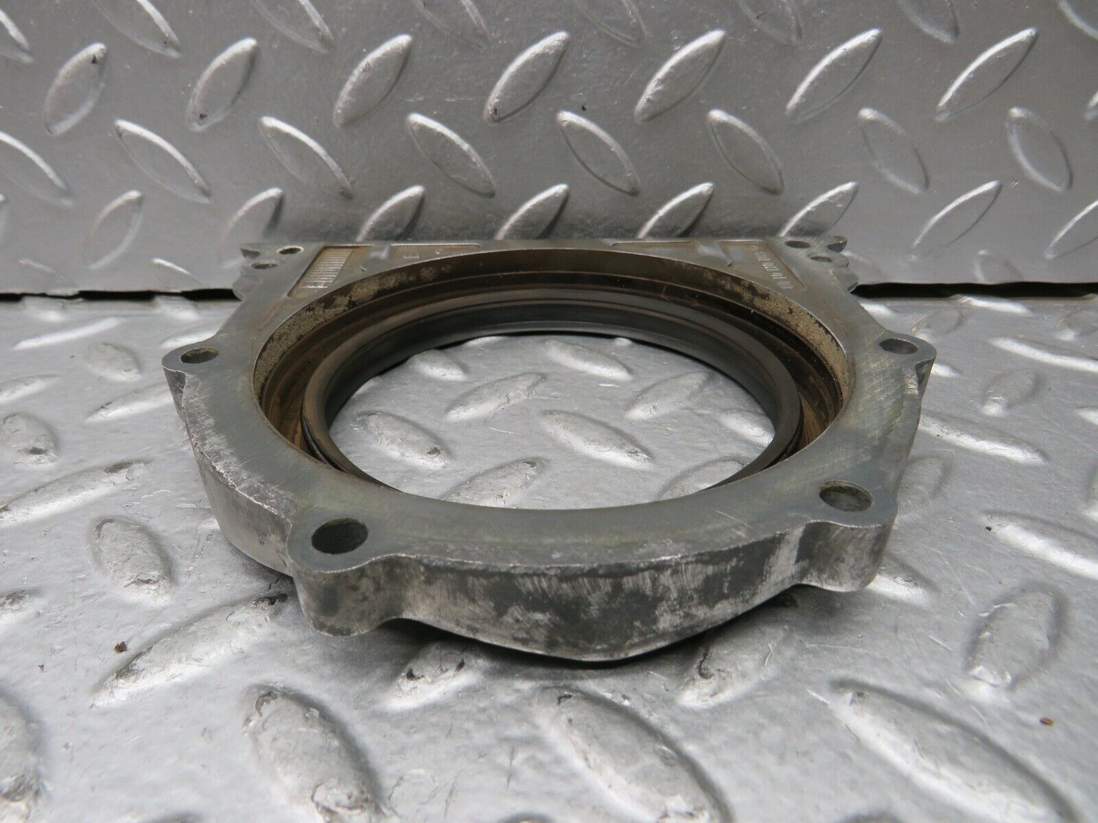 21729 Mercedes-Benz W126 300SE Crankshaft Rear Sealing Cover 6010110108