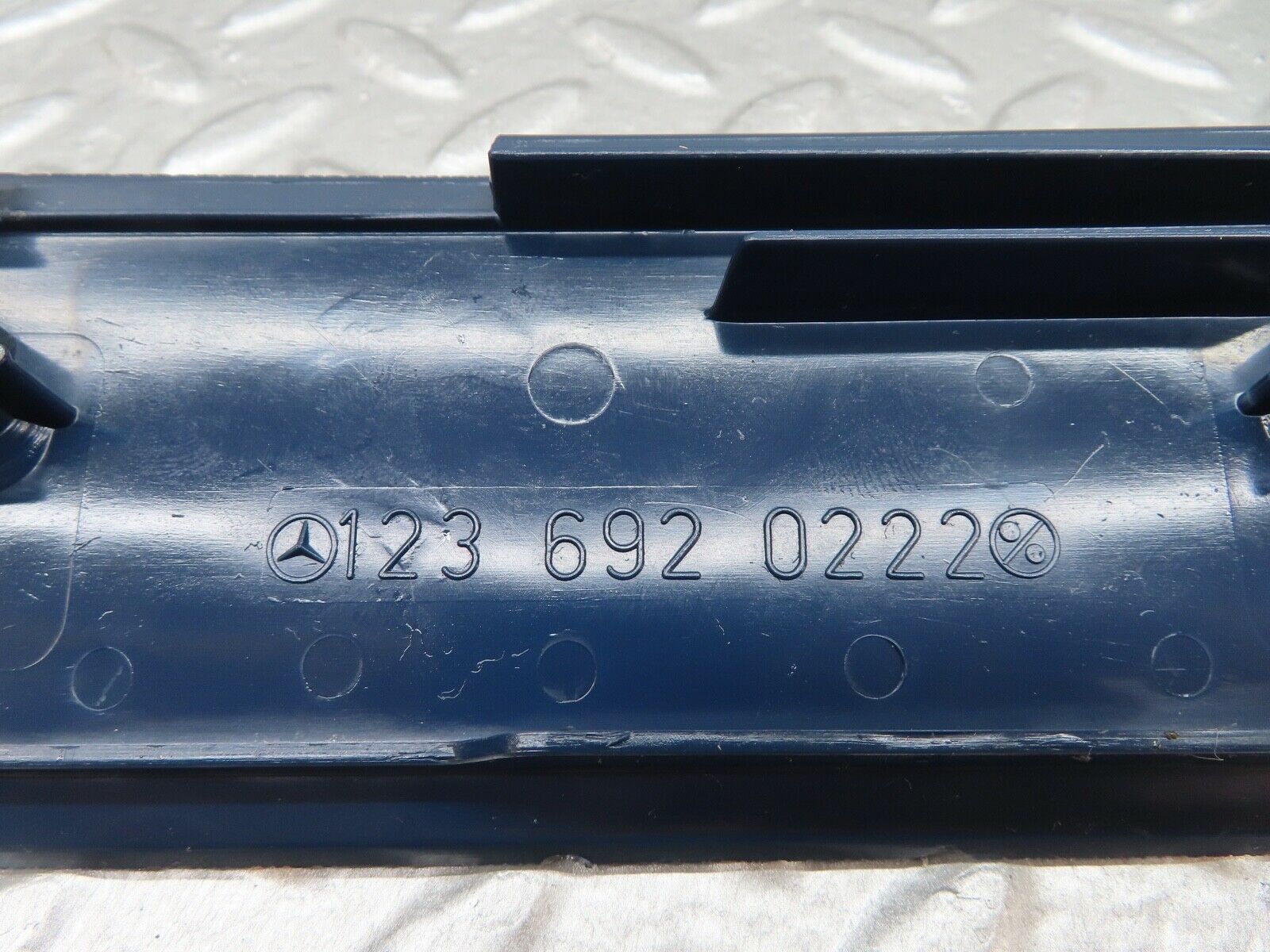 17931 Mercedes-Benz W123 200 B Pillar Bottom Cover Right Side Blue 1236920222