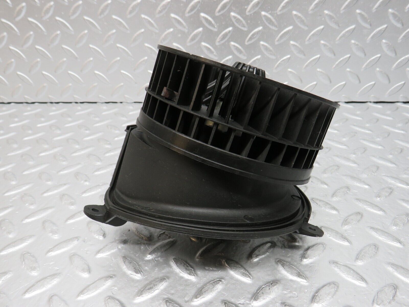 31686 Mercedes-Benz W201 190LE 1.8L Heater Blower Motor 2009/02/27DY