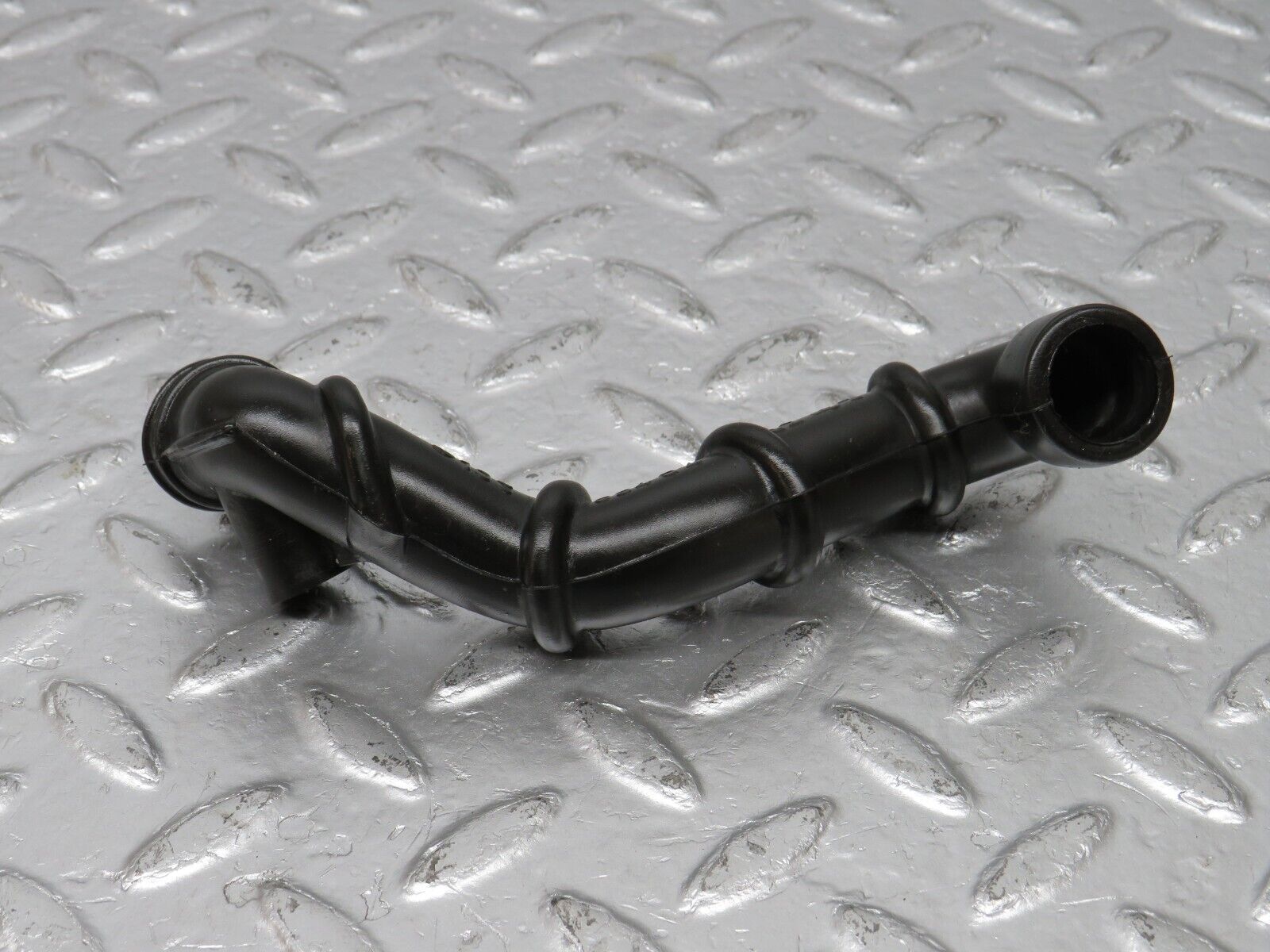 34203 Mercedes-Benz W124 260E Air Intake Pipe 1030940482